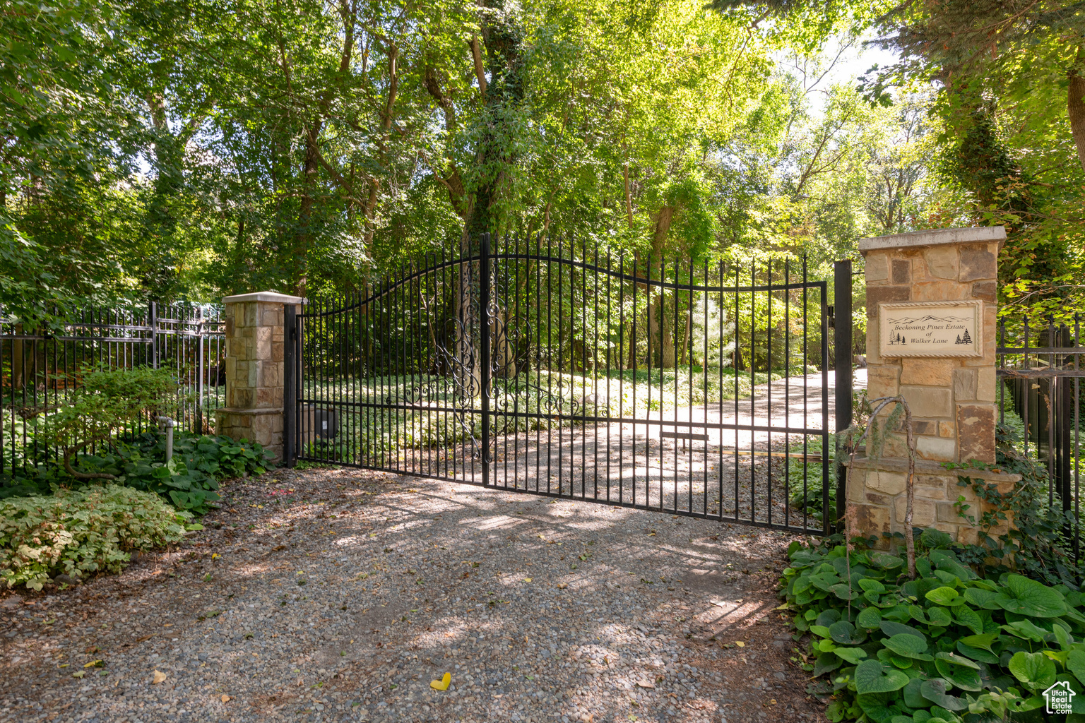 2318 E WALKER LN, Holladay, UT, 84117
