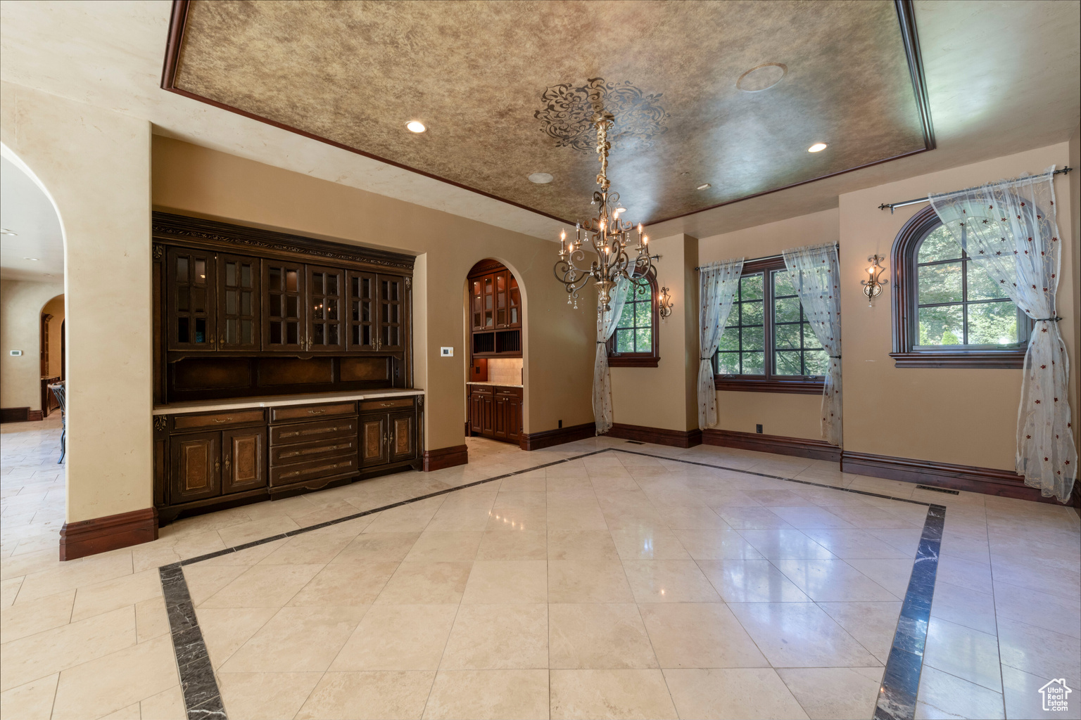 2318 E WALKER LN, Holladay, UT, 84117