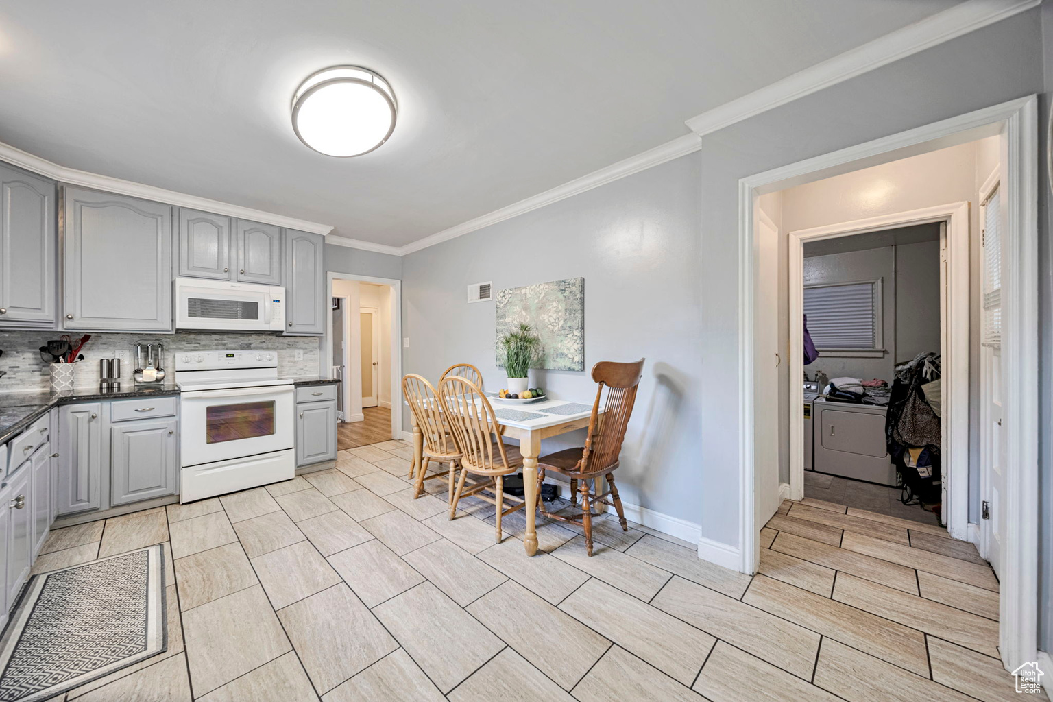 5946 S HIGHLAND DR E, Holladay, UT, 84121