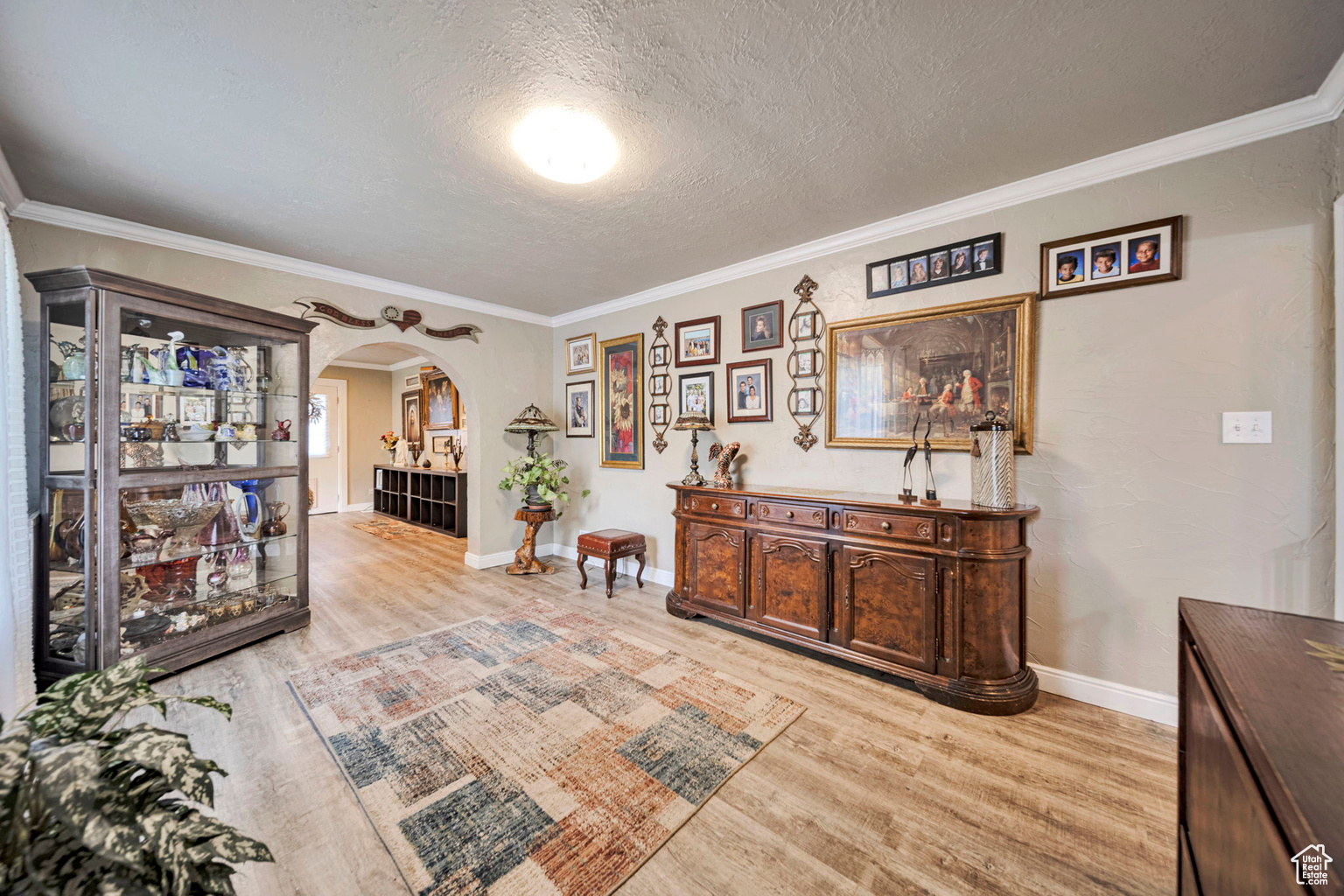 5946 S HIGHLAND DR E, Holladay, UT, 84121