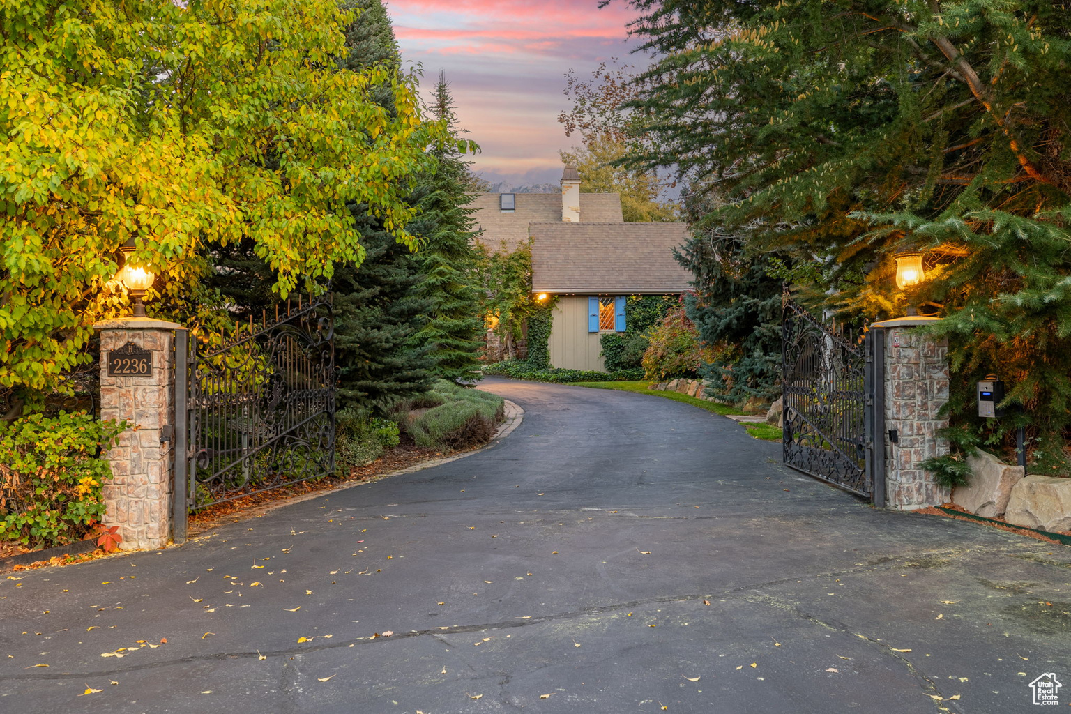 2238 E COTTONWOOD COVE LN, Cottonwood  Heights, UT, 84121