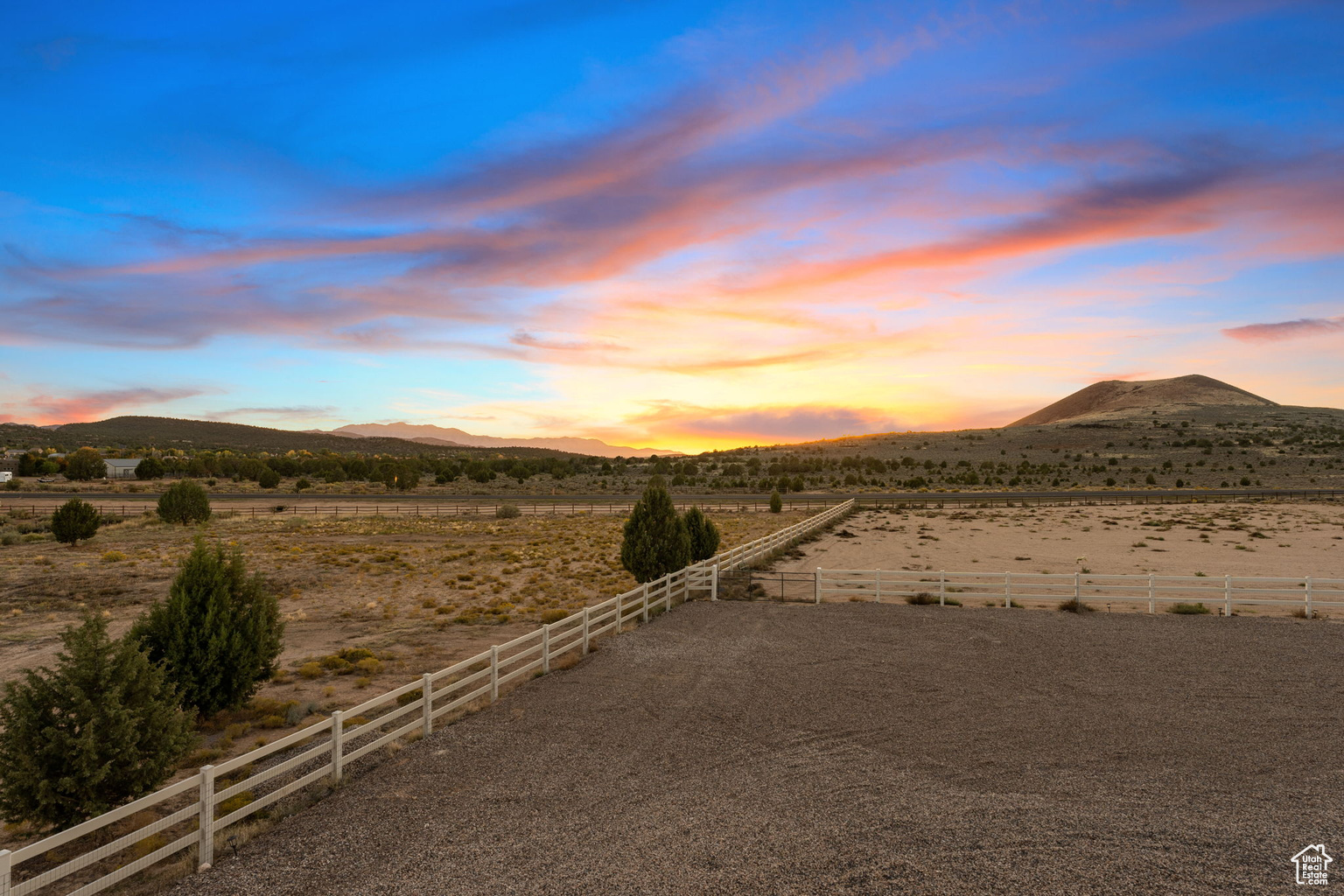 533 W CANYON TRL, Dammeron  Valley, UT, 84783