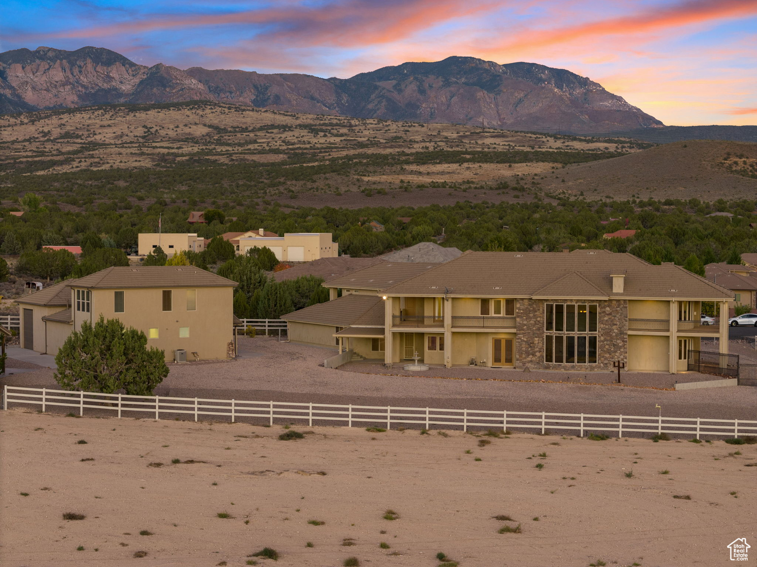 533 W CANYON TRL, Dammeron  Valley, UT, 84783