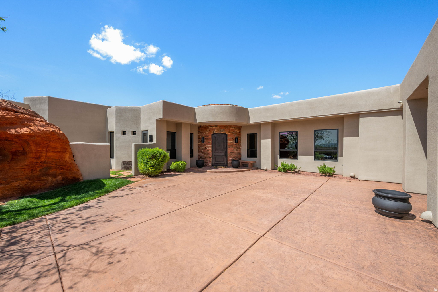 2226 W LOMAKI CIR, St.  George, UT, 84770