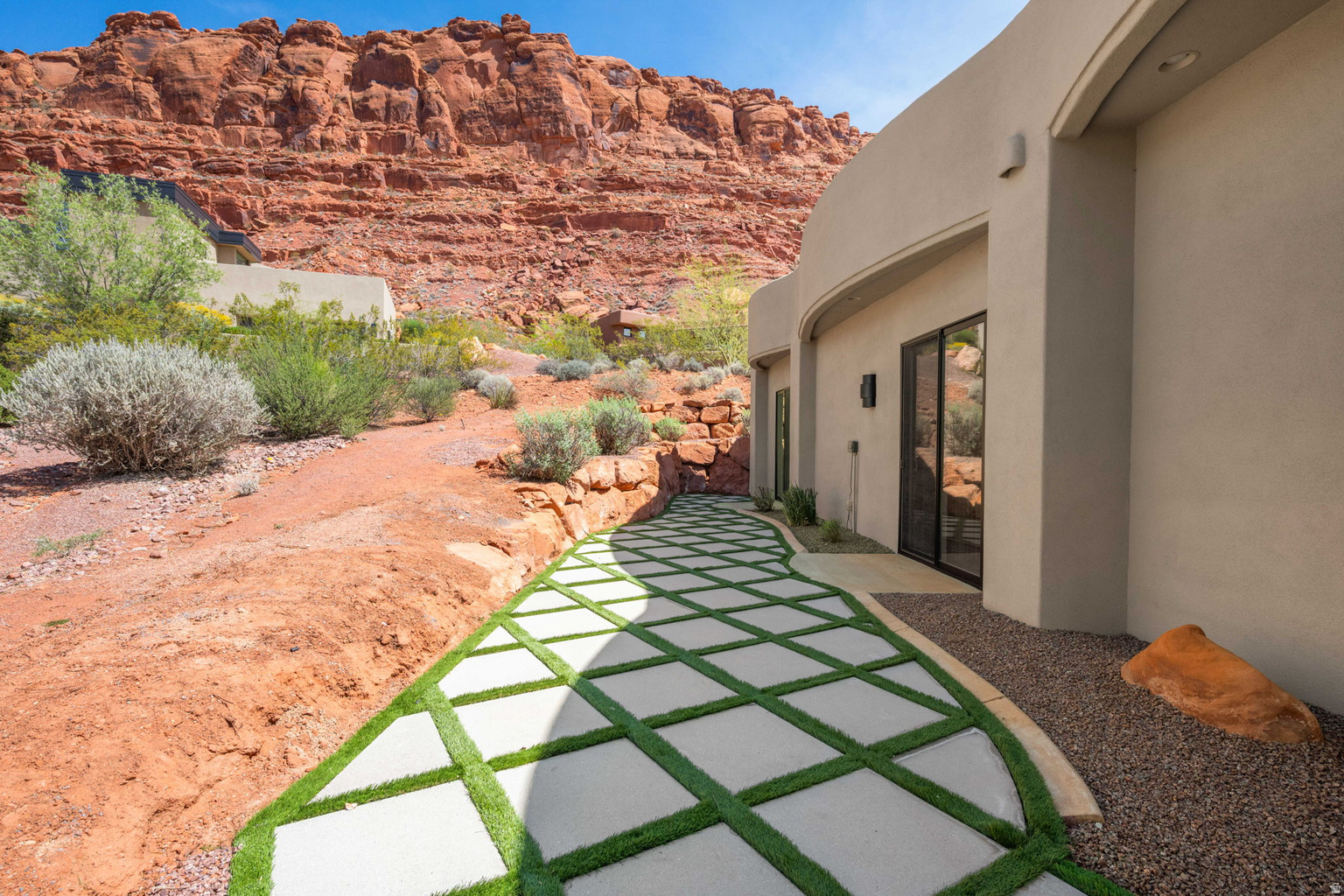 2226 W LOMAKI CIR, St.  George, UT, 84770