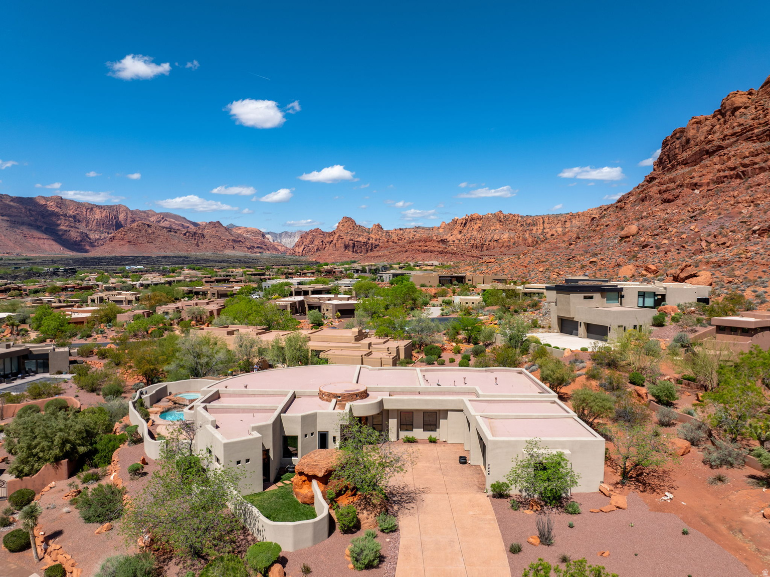 2226 W LOMAKI CIR, St.  George, UT, 84770