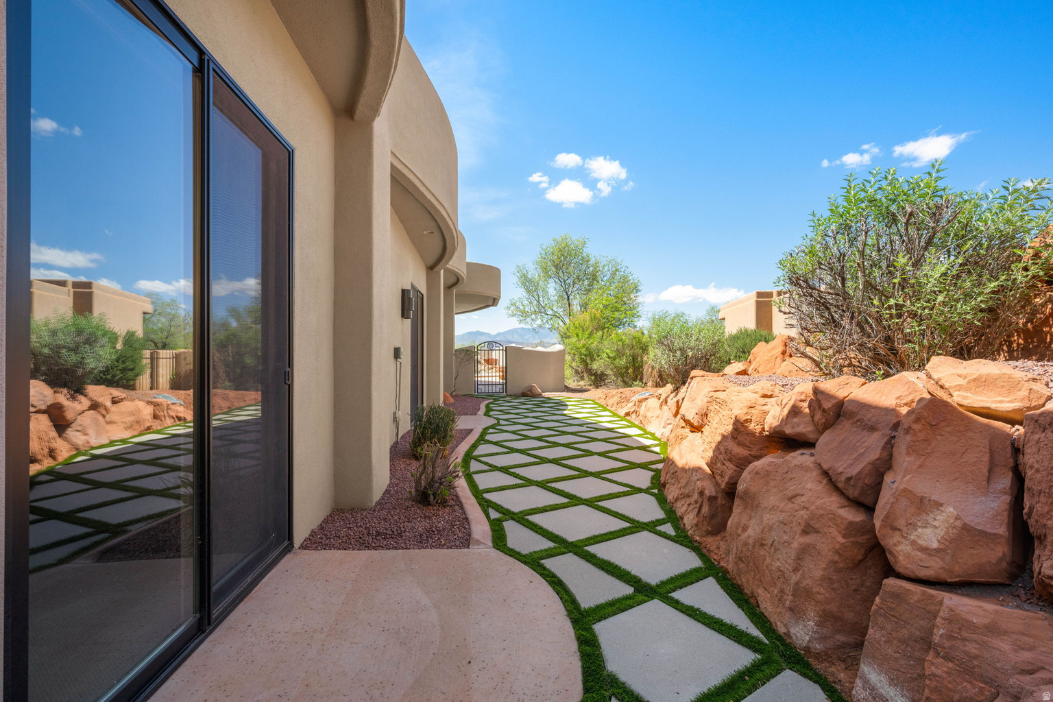 2226 W LOMAKI CIR, St.  George, UT, 84770