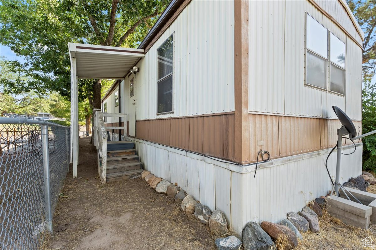 2875 N HILL FIELD RD UNIT 17, Layton, UT, 84041