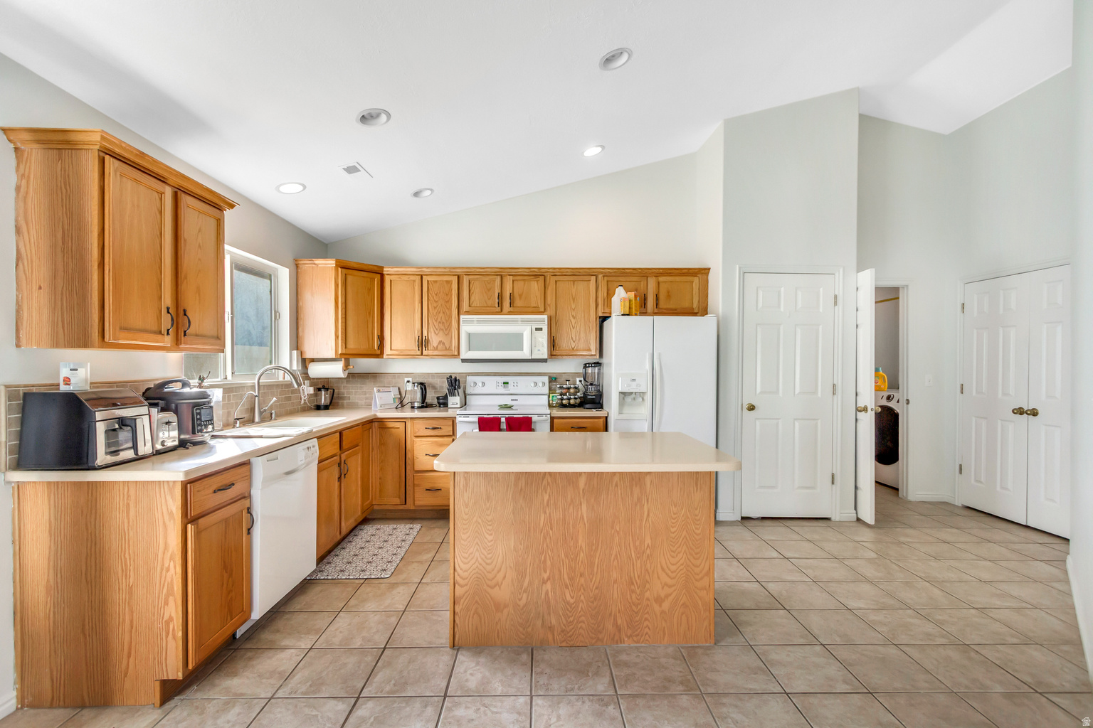 828 W CHARTRES AVE S, Sandy, UT, 84070