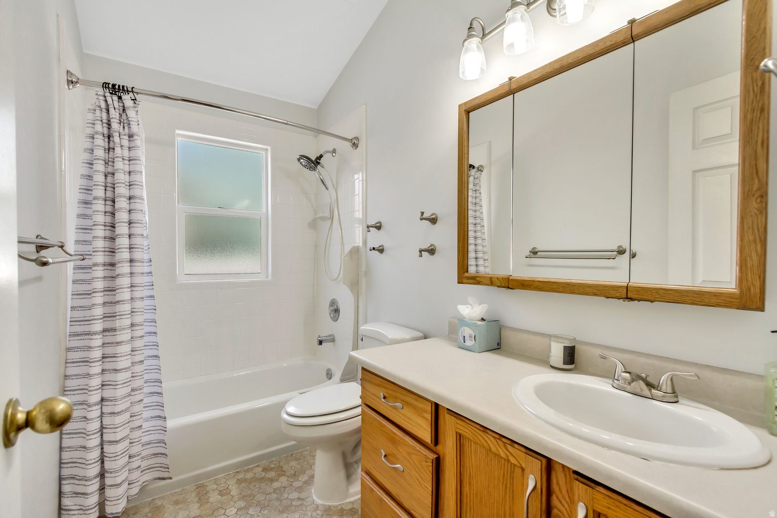 828 W CHARTRES AVE S, Sandy, UT, 84070