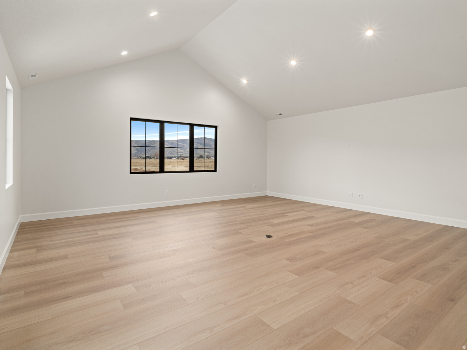 387 S 7900 E, Huntsville, UT, 84317