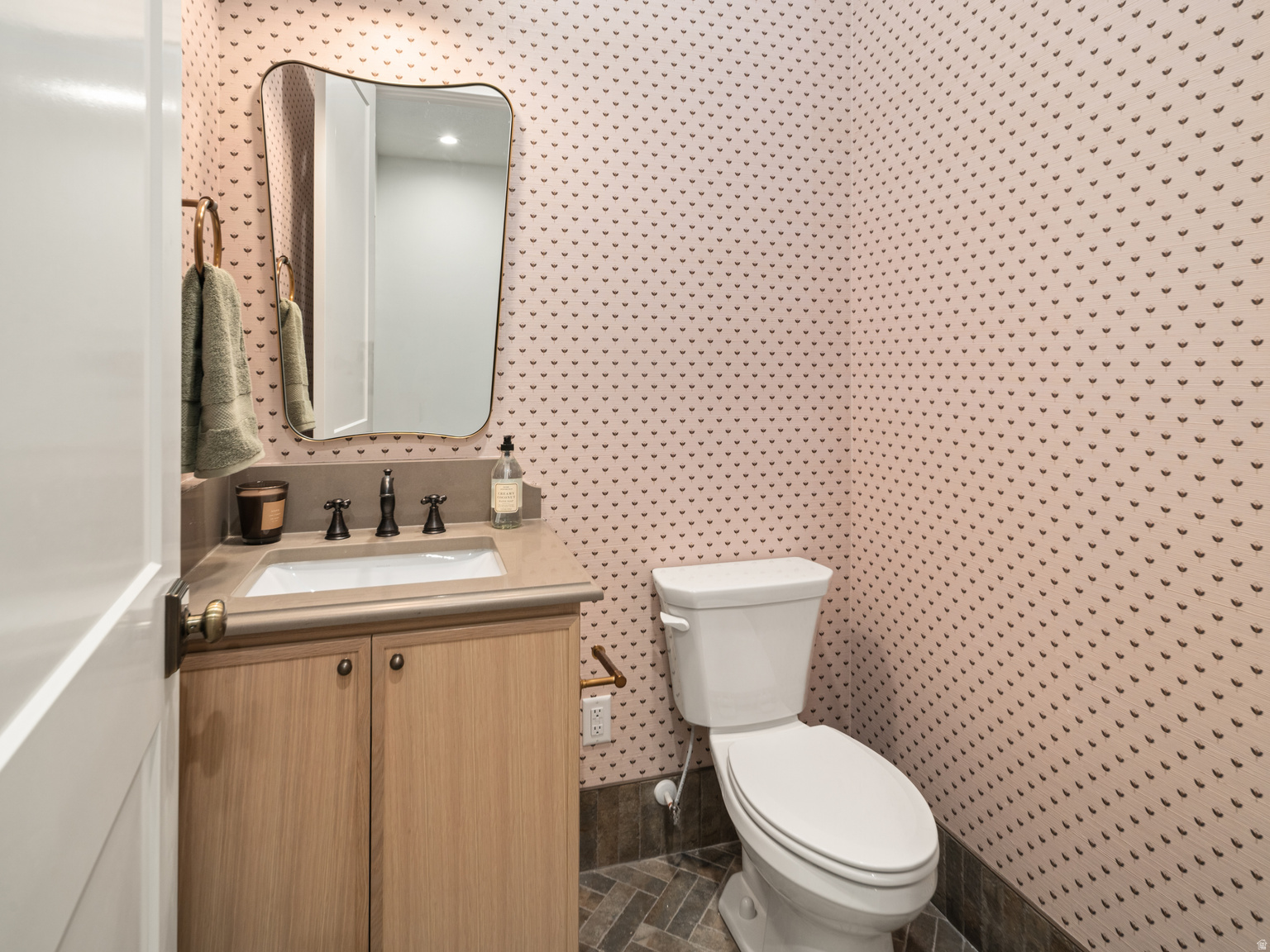 387 S 7900 E, Huntsville, UT, 84317