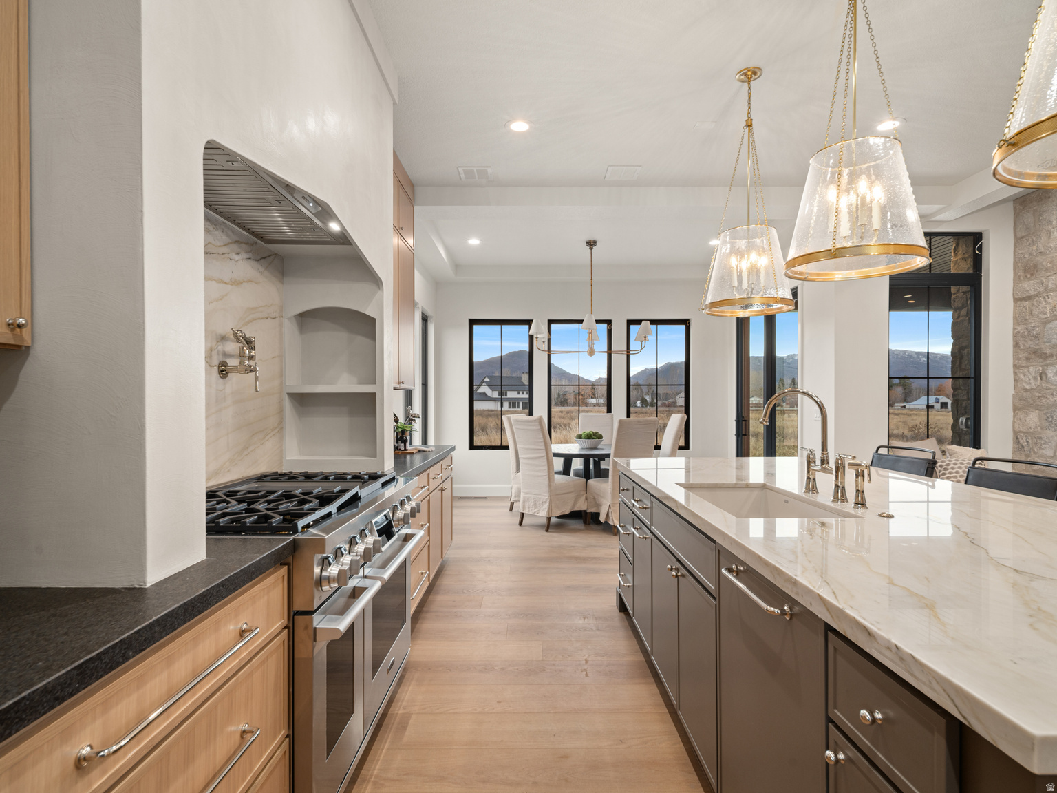 387 S 7900 E, Huntsville, UT, 84317