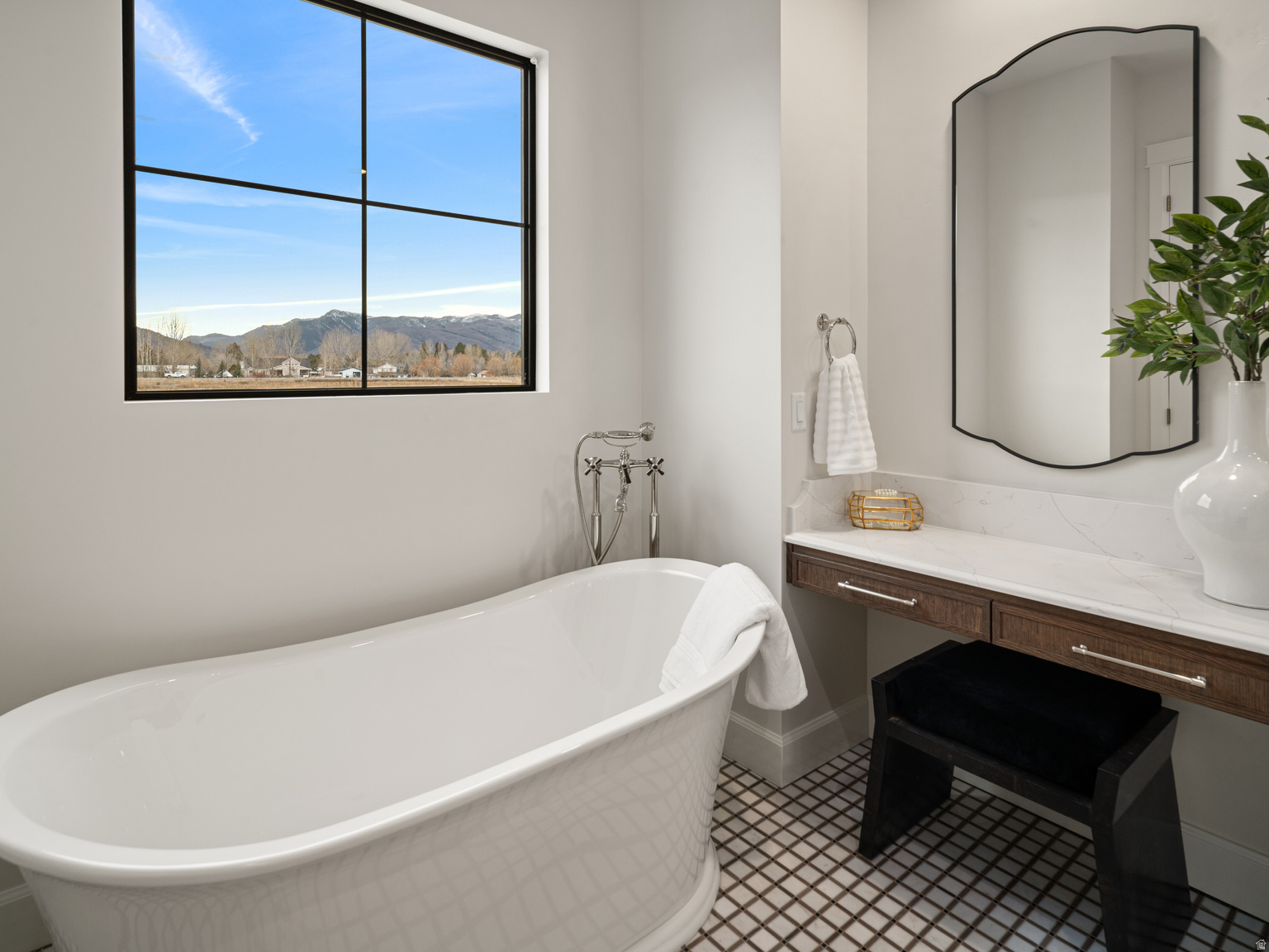 387 S 7900 E, Huntsville, UT, 84317