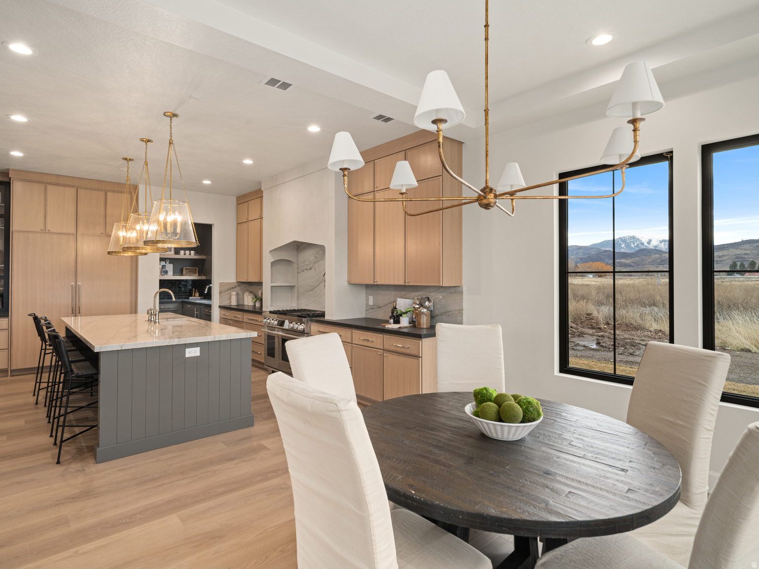 387 S 7900 E, Huntsville, UT, 84317