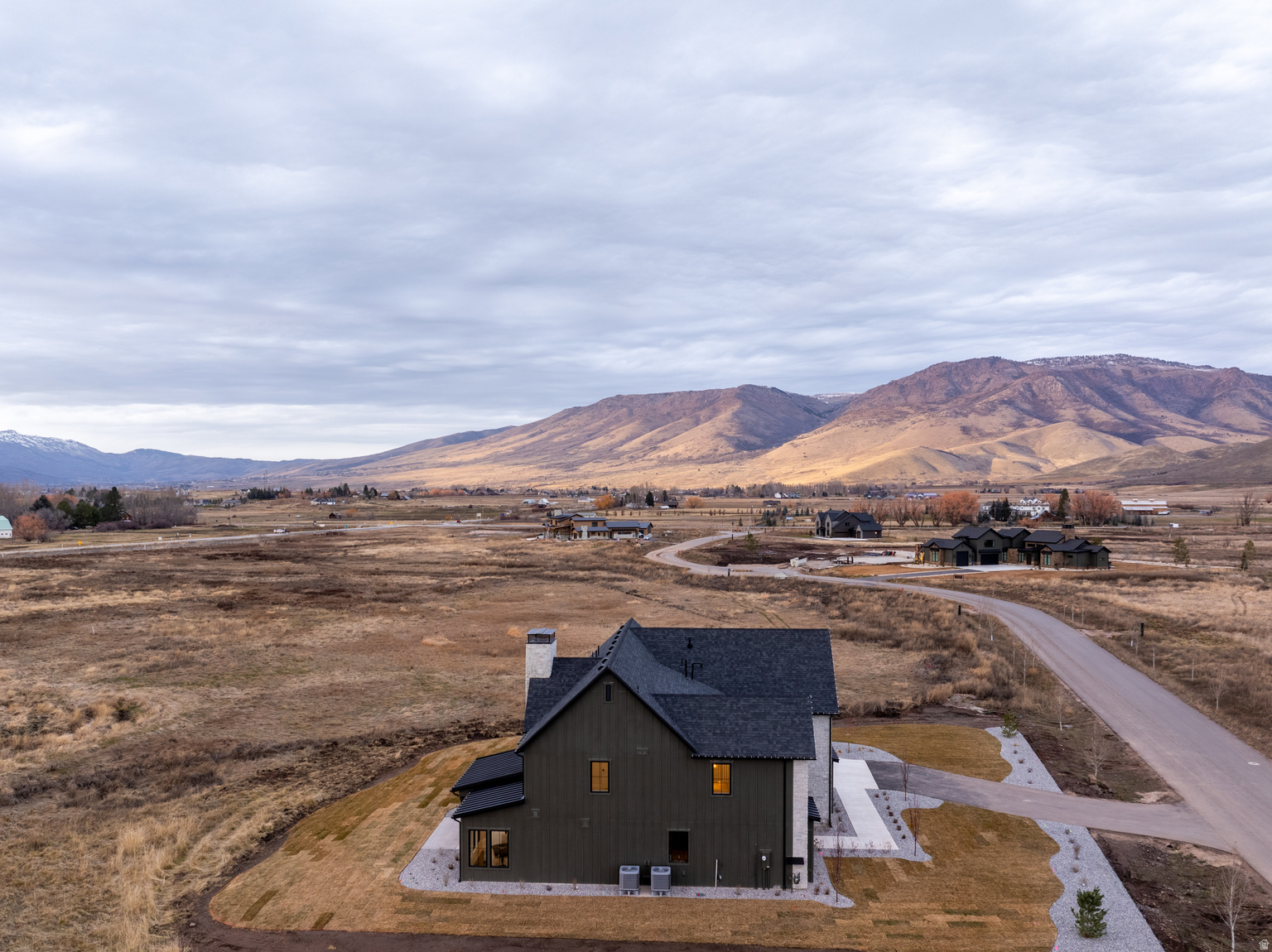 387 S 7900 E, Huntsville, UT, 84317