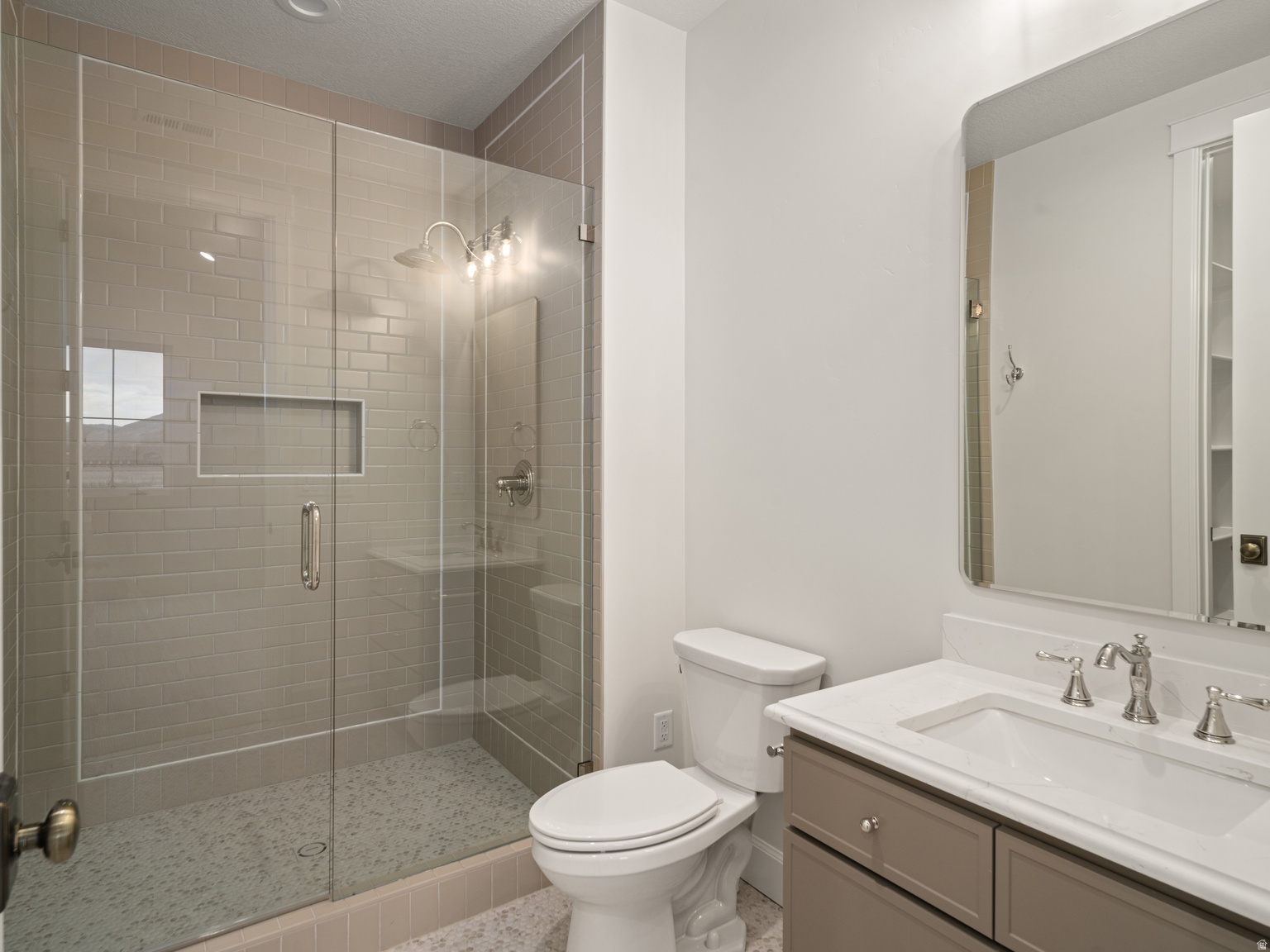 387 S 7900 E, Huntsville, UT, 84317