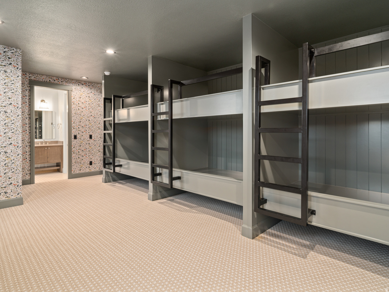 387 S 7900 E, Huntsville, UT, 84317