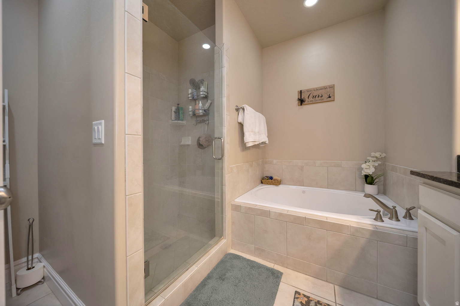 10804 S HIDDENWOOD DR, Sandy, UT, 84092