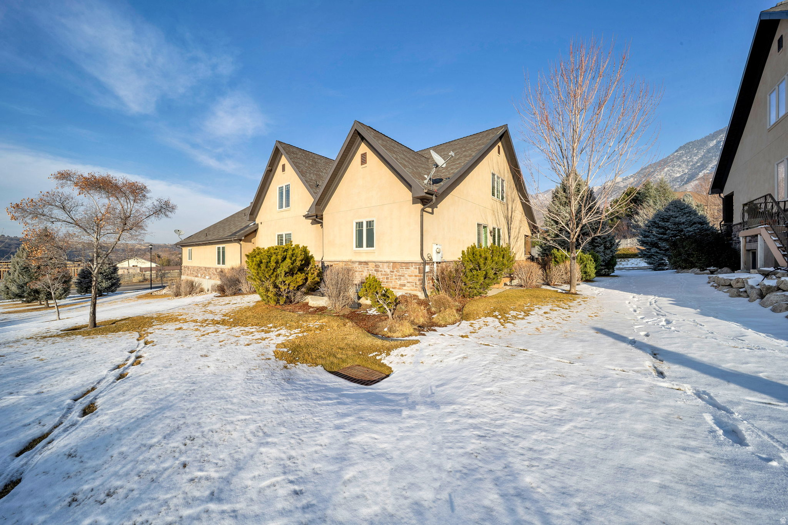 10804 S HIDDENWOOD DR, Sandy, UT, 84092
