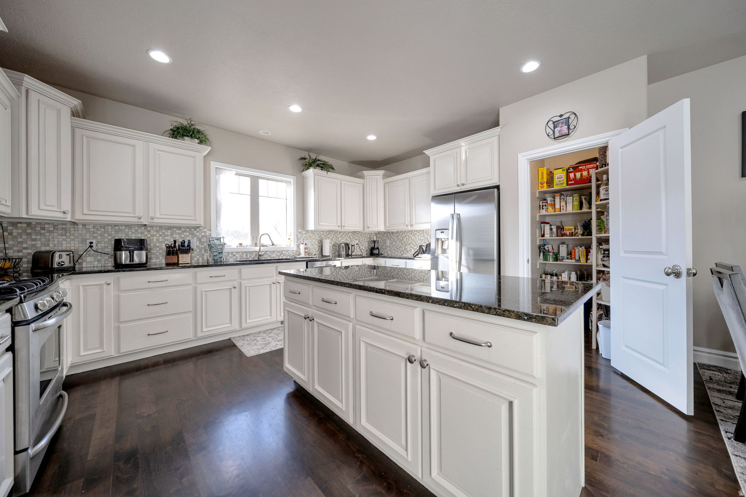 10804 S HIDDENWOOD DR, Sandy, UT, 84092