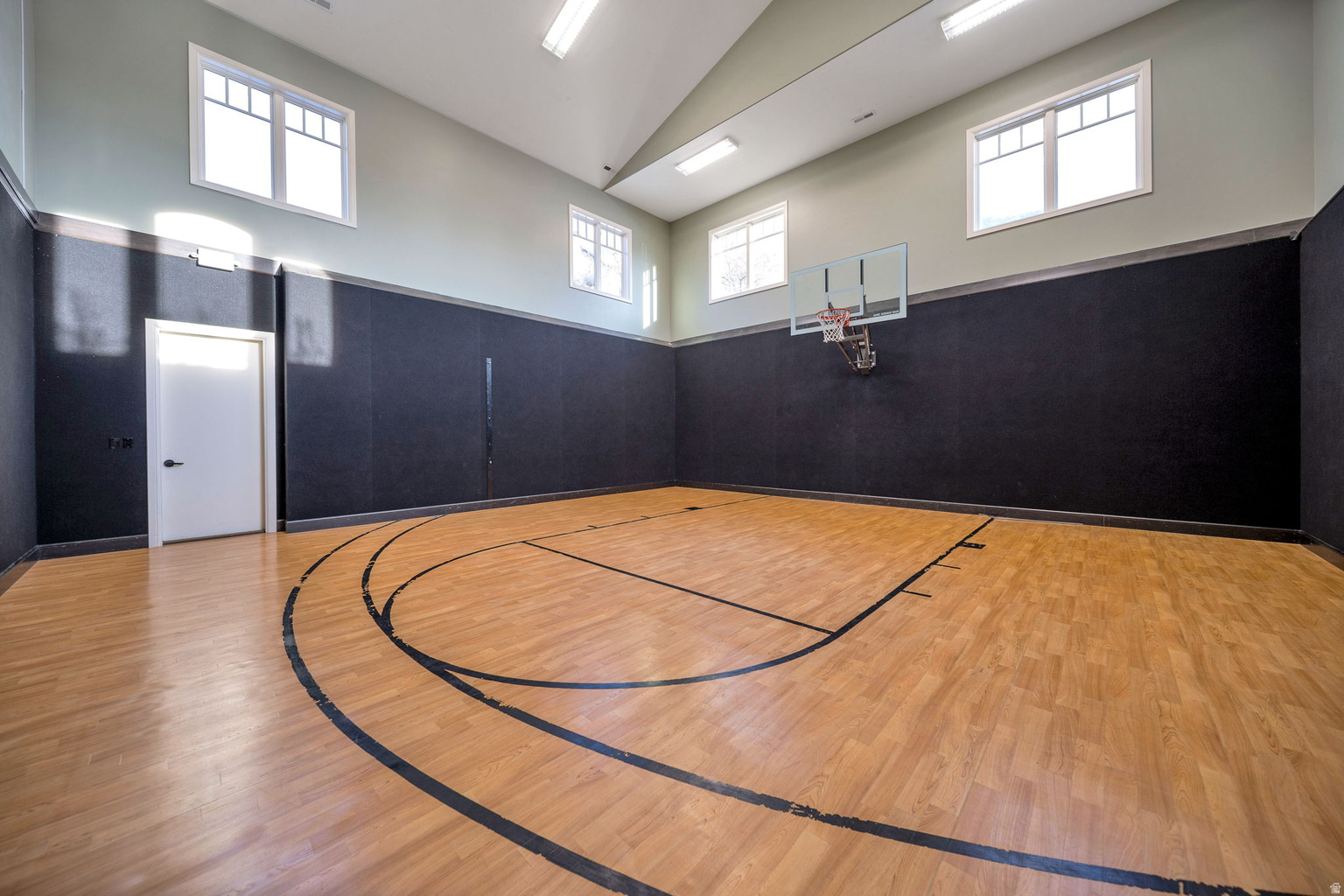 10804 S HIDDENWOOD DR, Sandy, UT, 84092