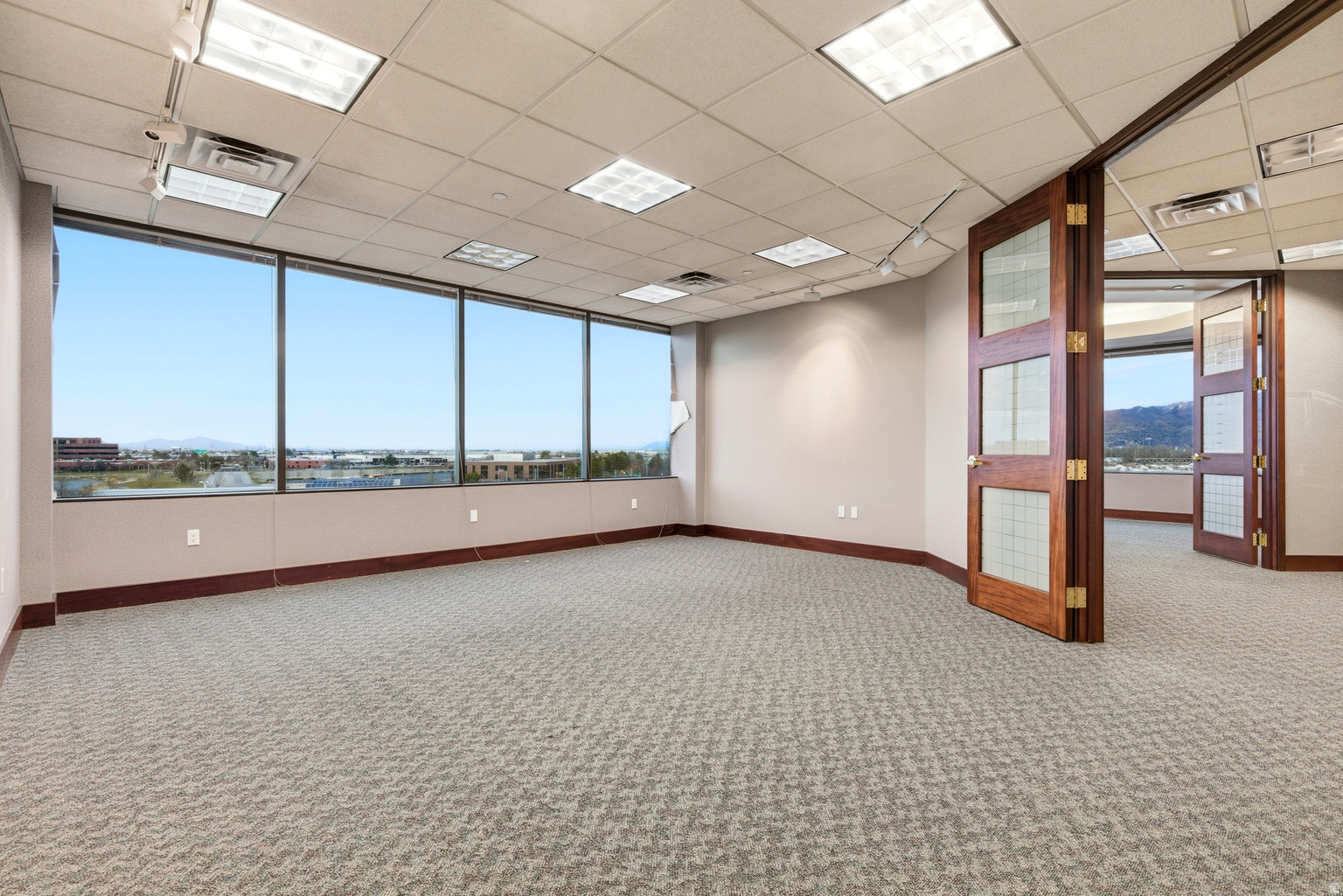 2835 S DECKER LAKE DR W, West  Valley  City, UT, 84119