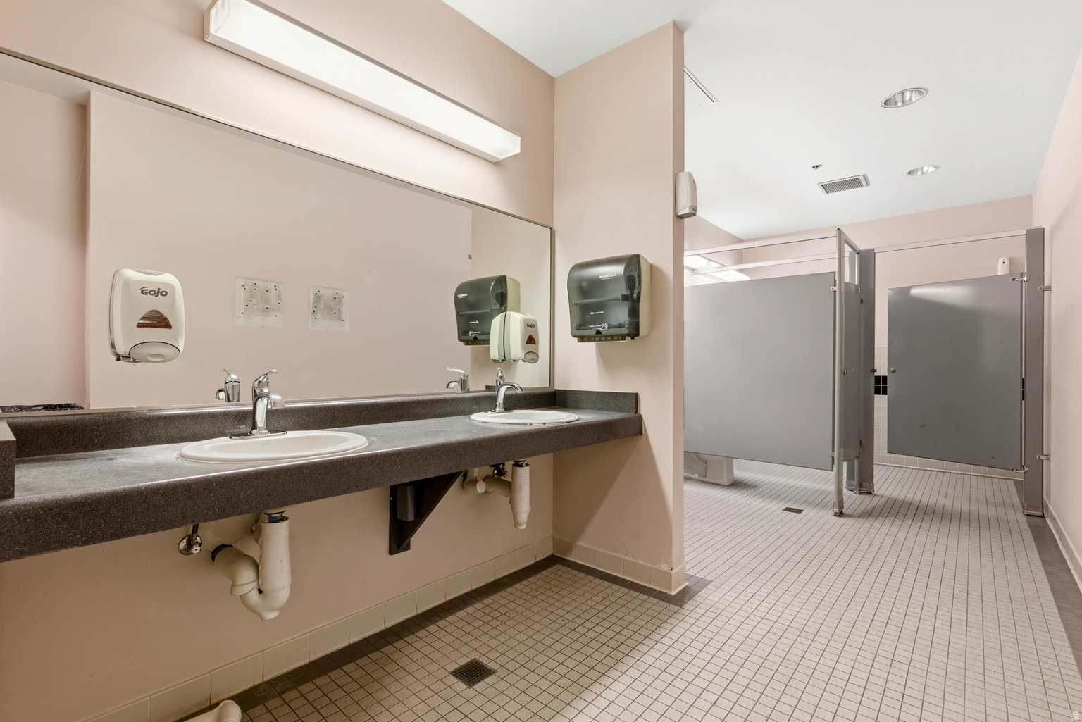 2835 S DECKER LAKE DR W, West  Valley  City, UT, 84119