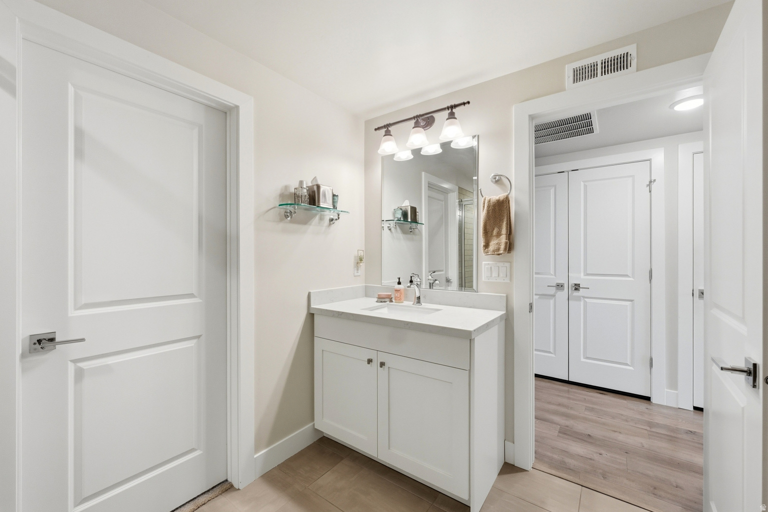 2369 E MURRAY HOLLADAY RD S UNIT A202, Holladay, UT, 84117