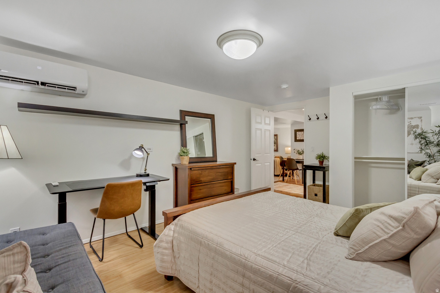 937 E 300 S, Salt  Lake  City, UT, 84101