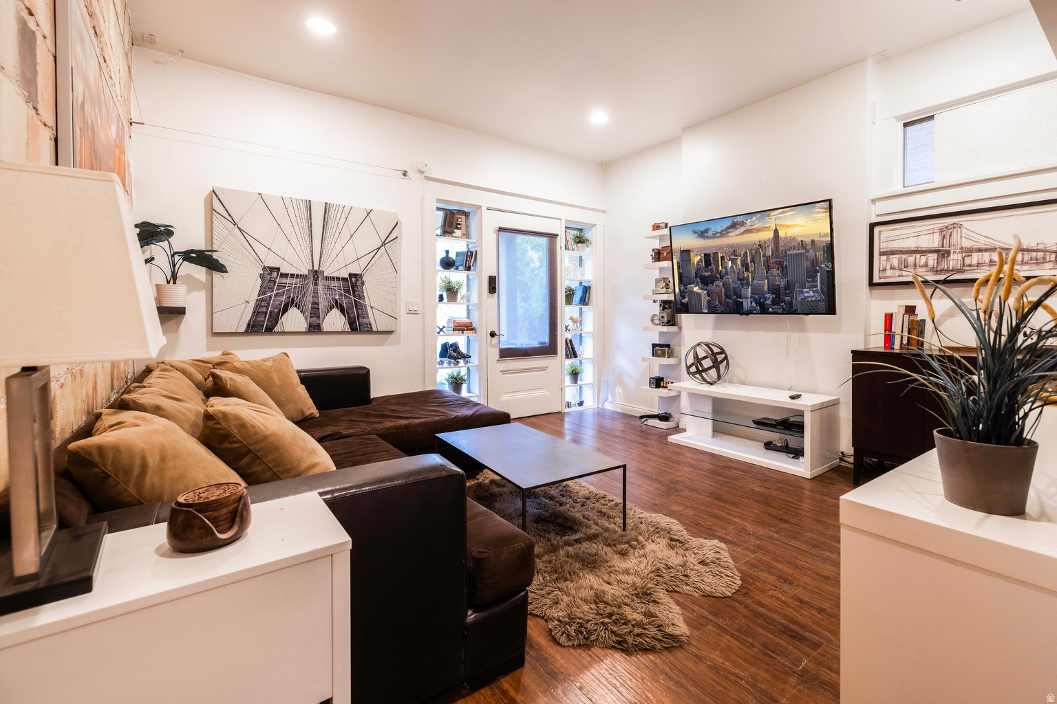 937 E 300 S, Salt  Lake  City, UT, 84101