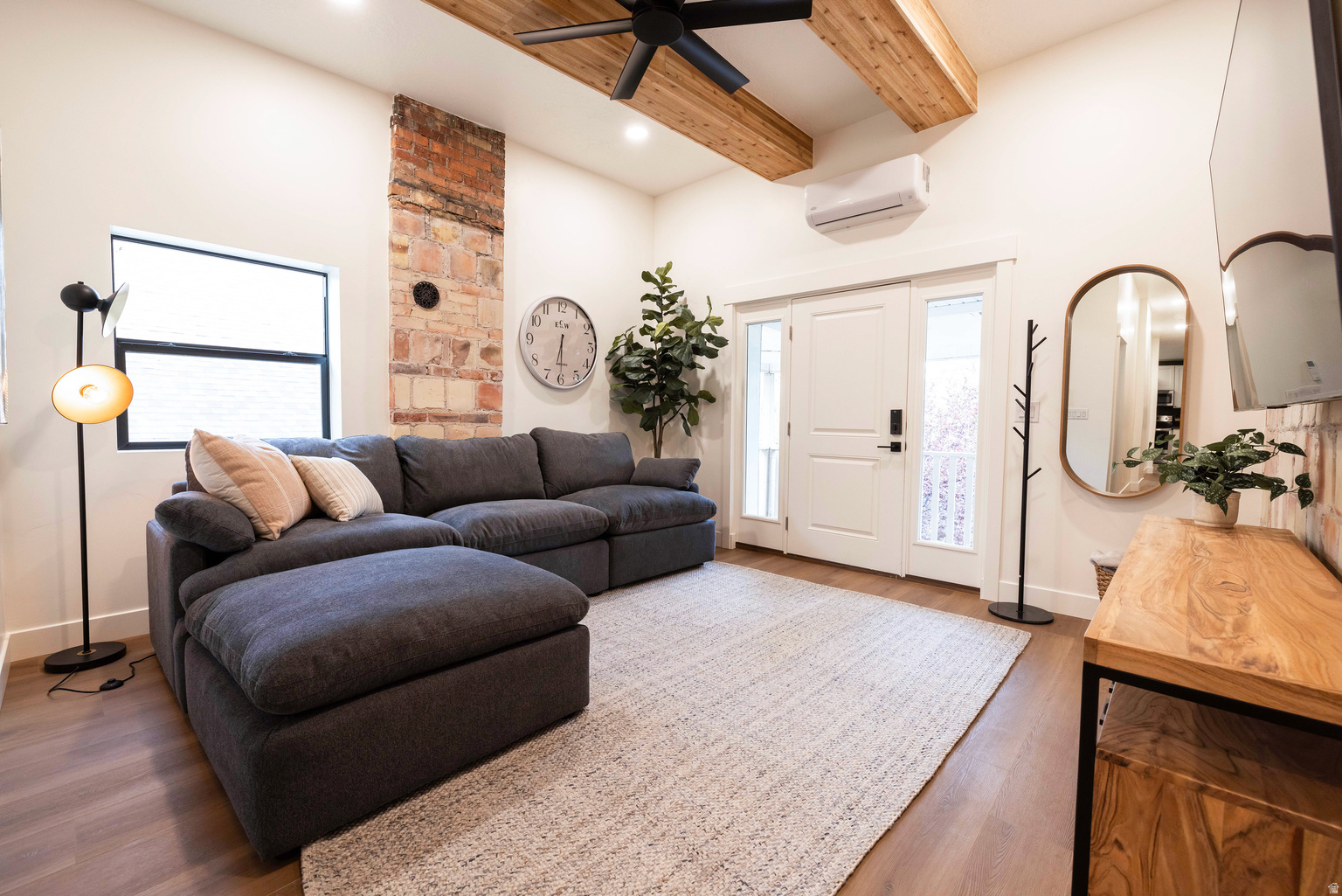 937 E 300 S, Salt  Lake  City, UT, 84101