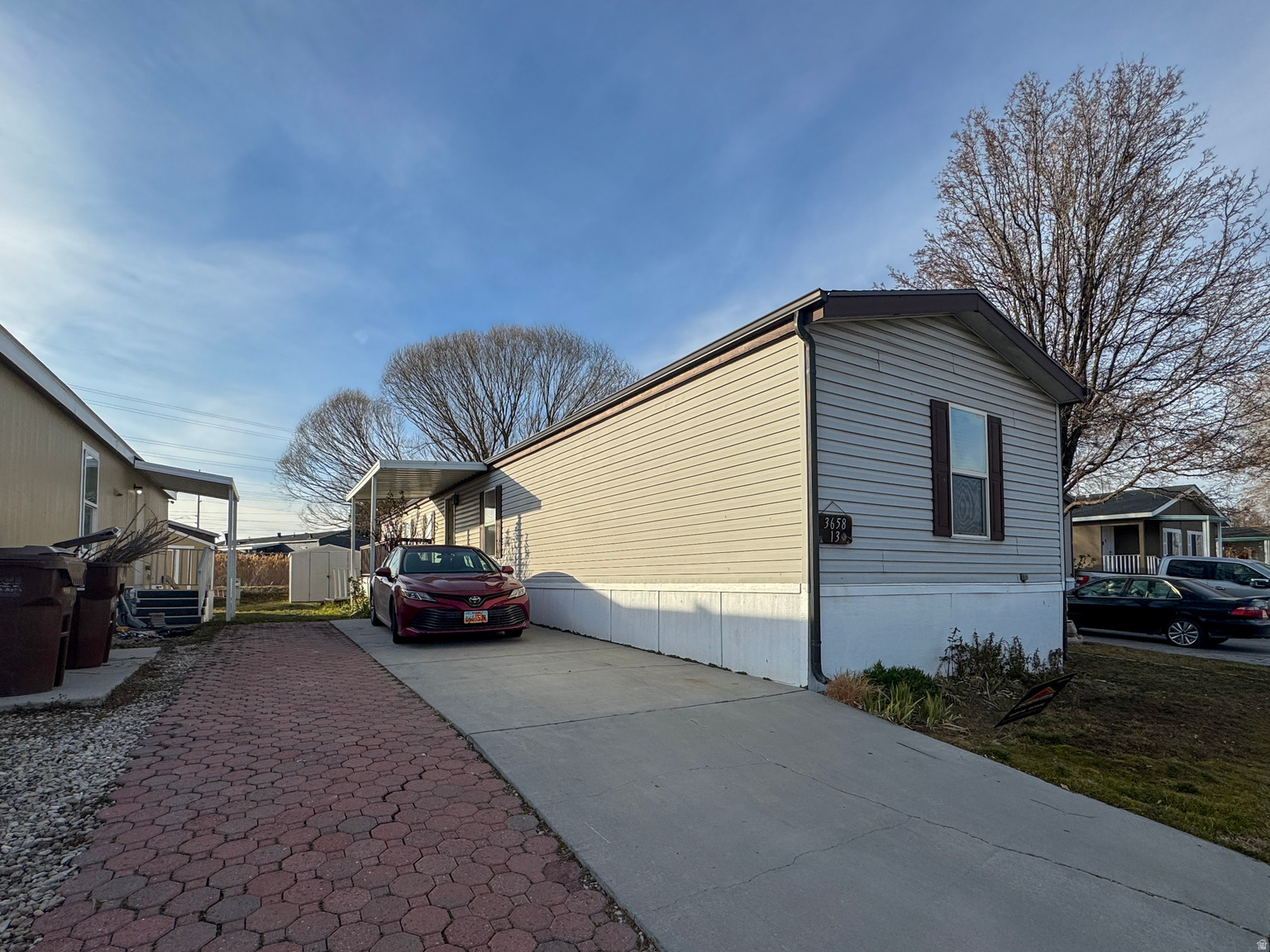 2875 N HILL FIELD RD UNIT 17, Layton, UT, 84041