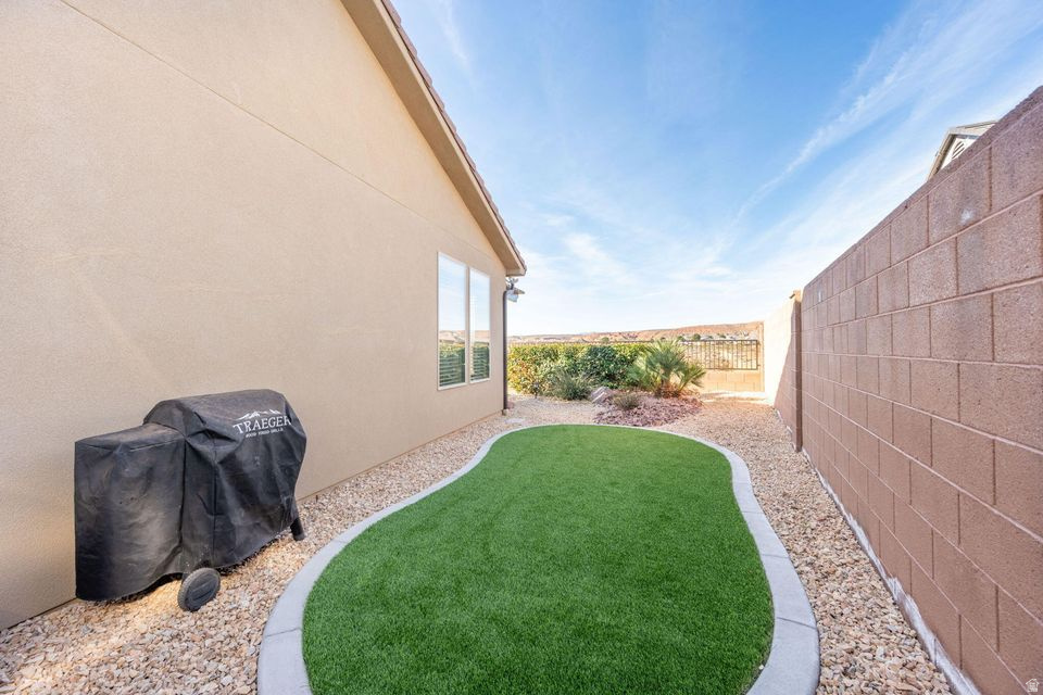 687 N MILLCREEK SPRINGS DR, Washington, UT, 84780