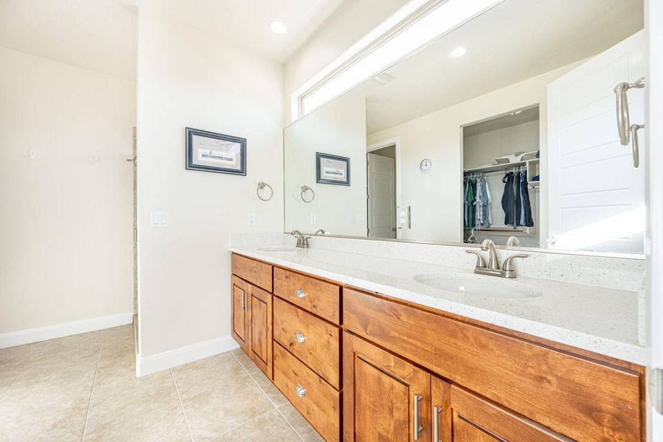 687 N MILLCREEK SPRINGS DR, Washington, UT, 84780