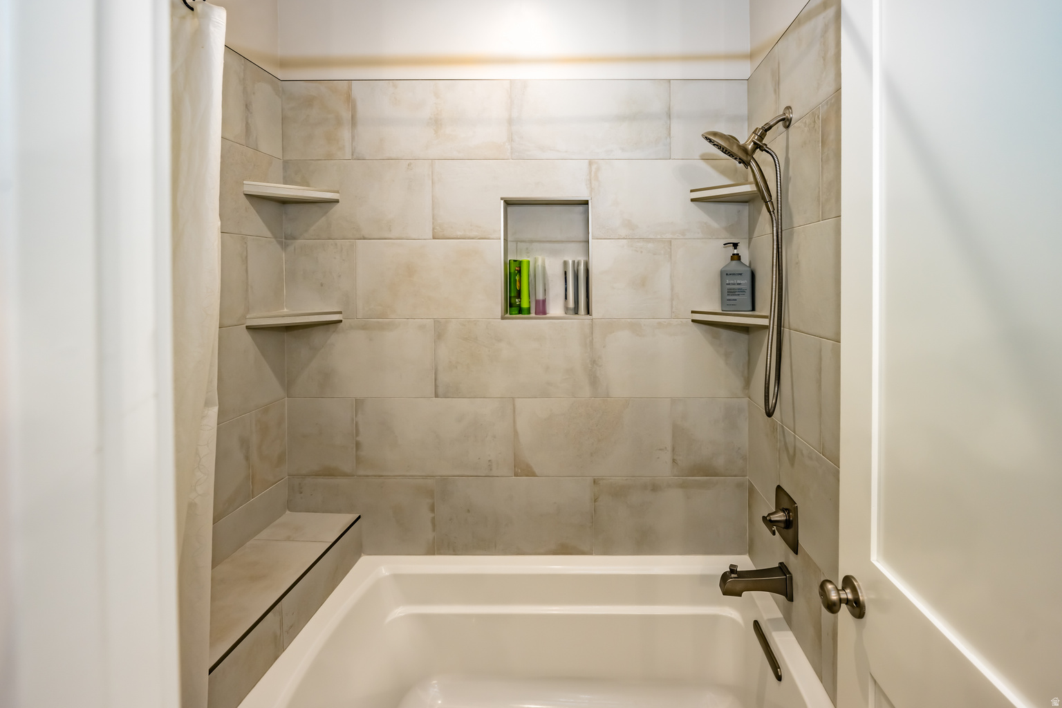 1283 N GALLEN ROAD RD W, Santa  Clara, UT, 84765