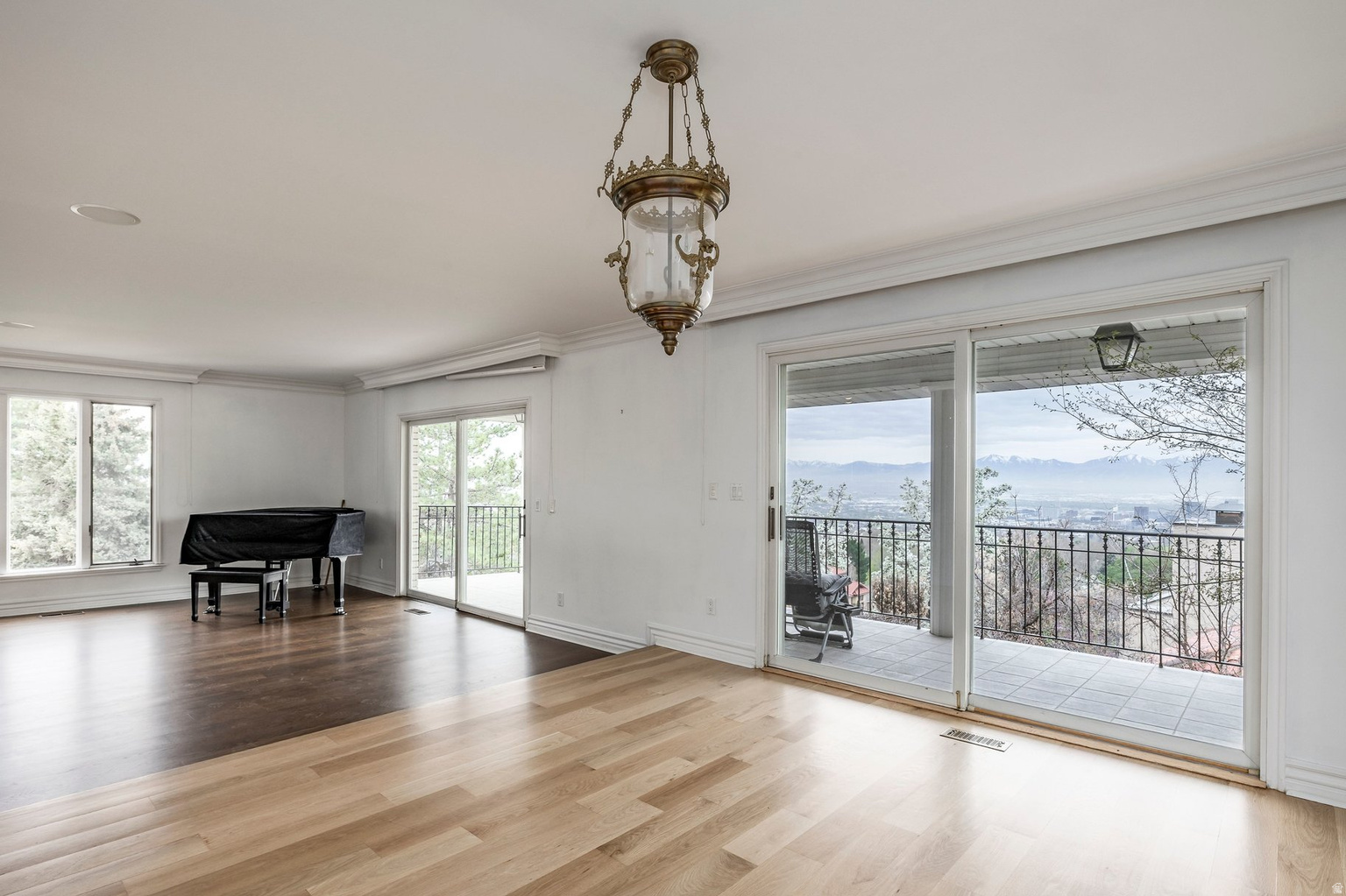 325 N FEDERAL HEIGHTS CIR, Salt  Lake  City, UT, 84103