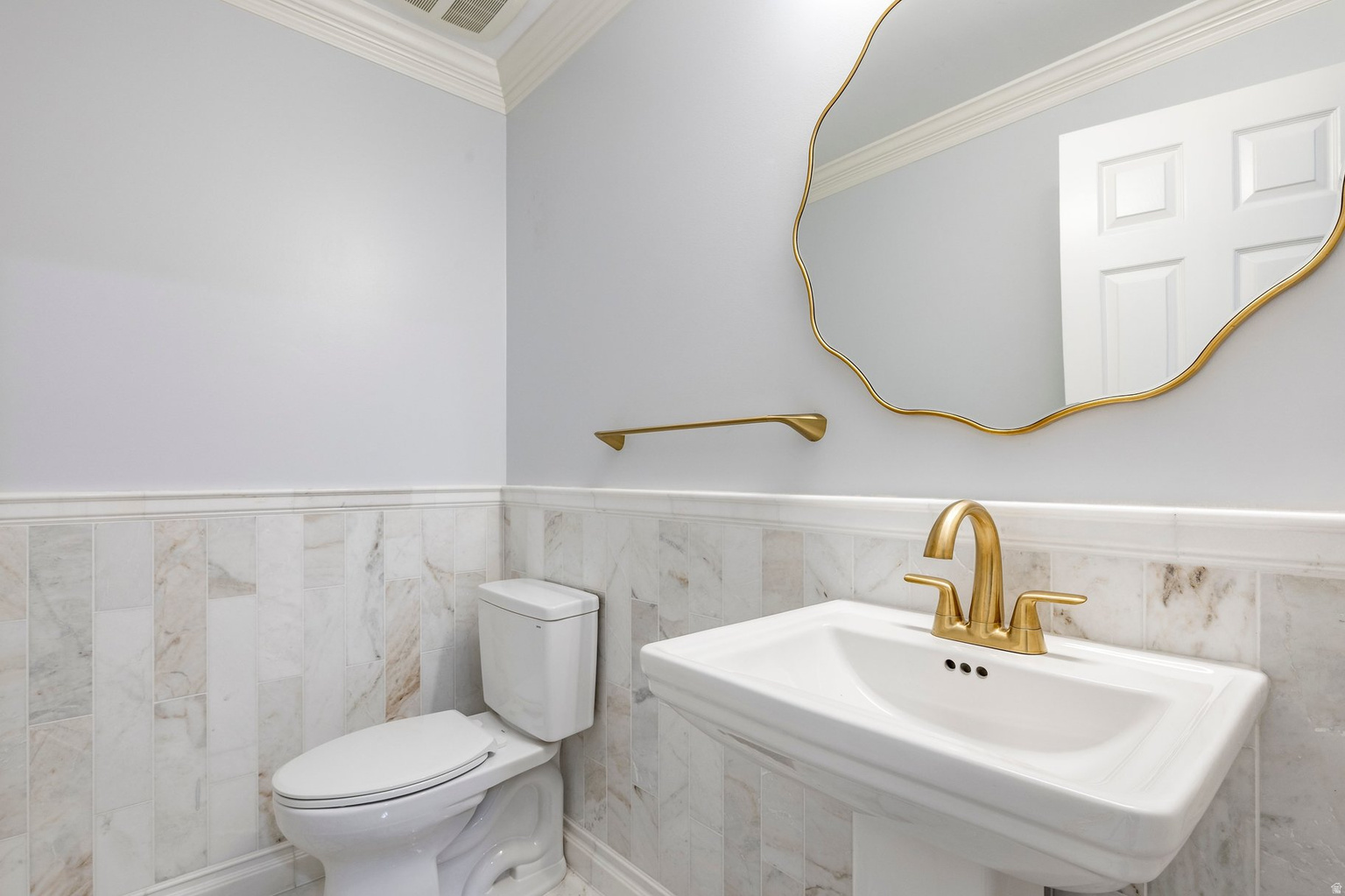 325 N FEDERAL HEIGHTS CIR, Salt  Lake  City, UT, 84103