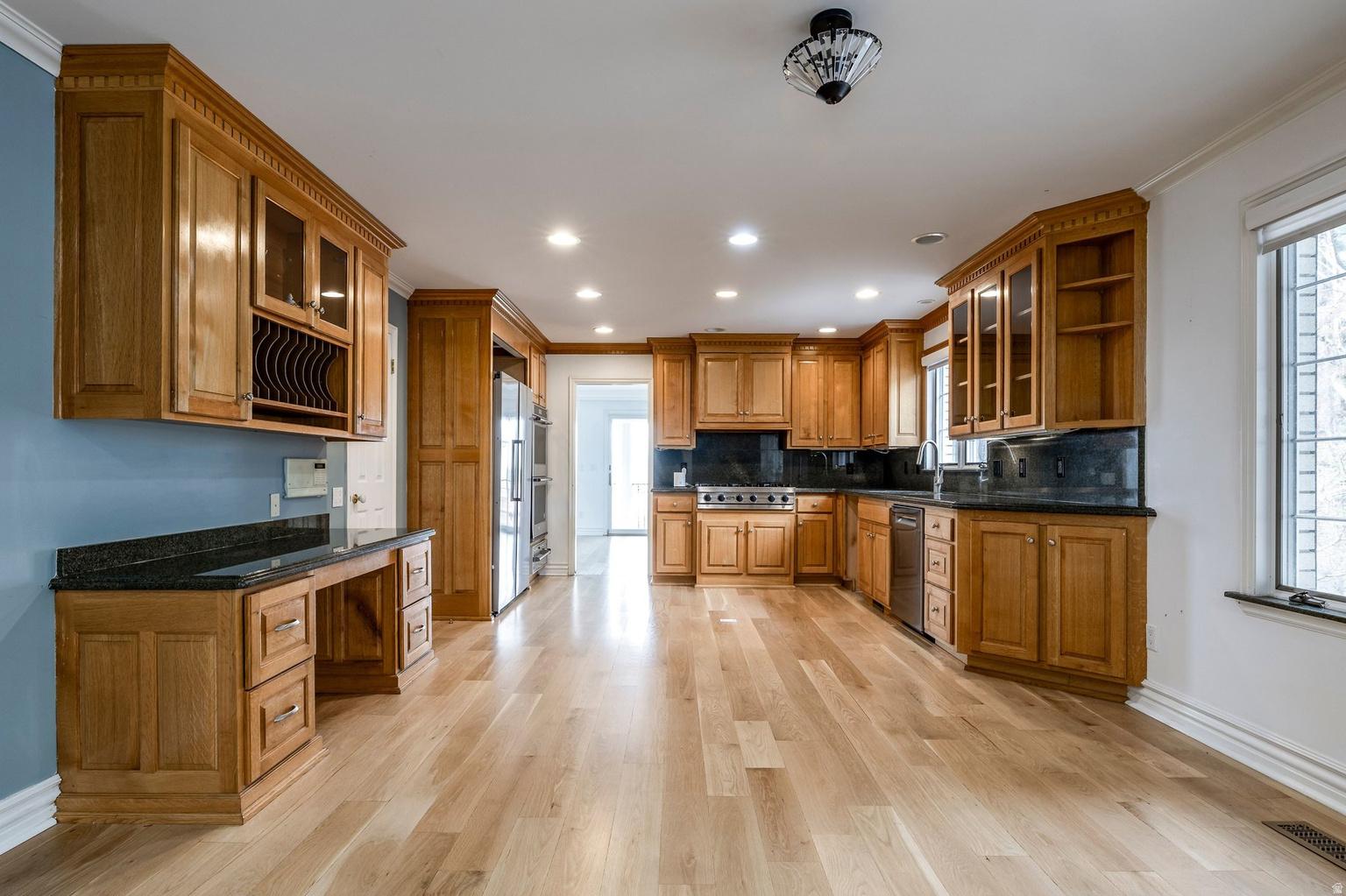 325 N FEDERAL HEIGHTS CIR, Salt  Lake  City, UT, 84103