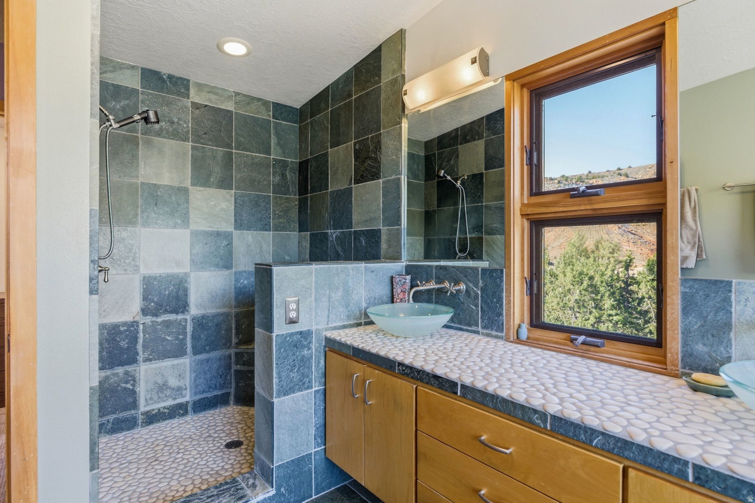 261 VALLEY VIEW DR, Springdale, UT, 84767