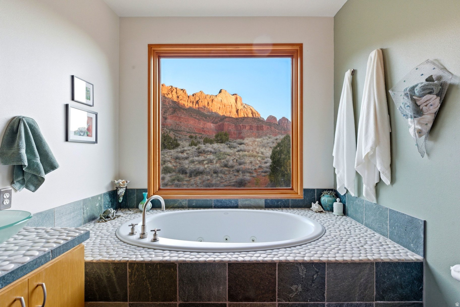 261 VALLEY VIEW DR, Springdale, UT, 84767