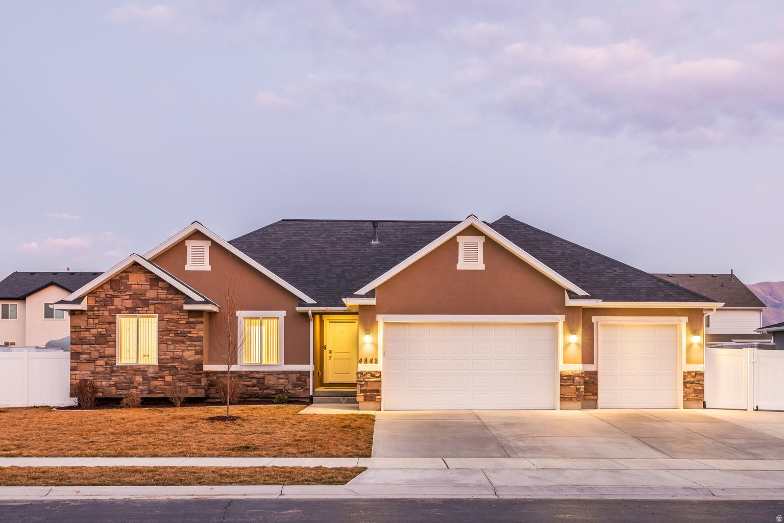 FEATURED LISTINGS FEATURED LISTINGS