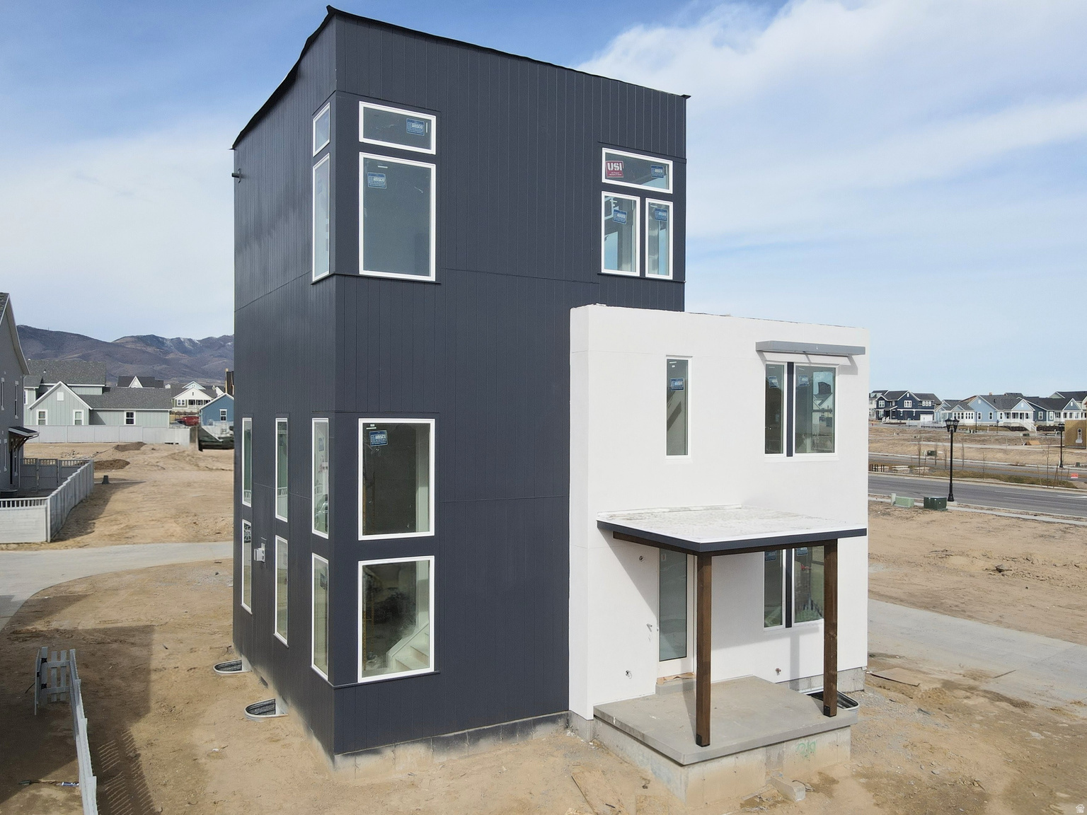 FEATURED LISTINGS FEATURED LISTINGS