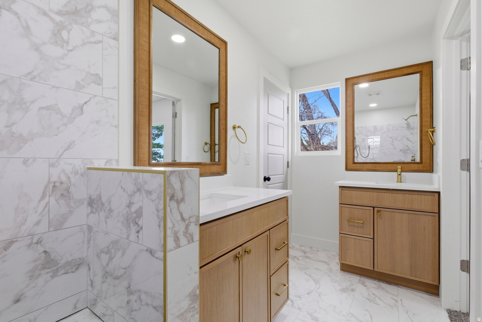 1469 E WINTERWOOD CIR S, Sandy, UT, 84092