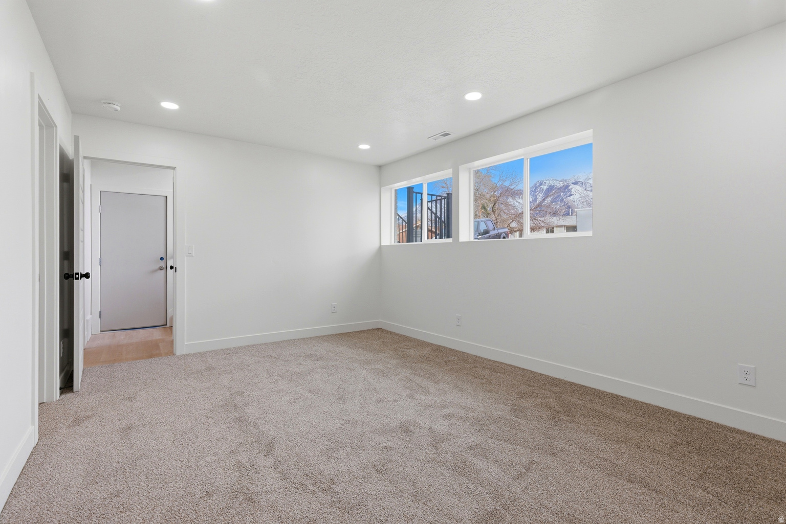 1469 E WINTERWOOD CIR S, Sandy, UT, 84092