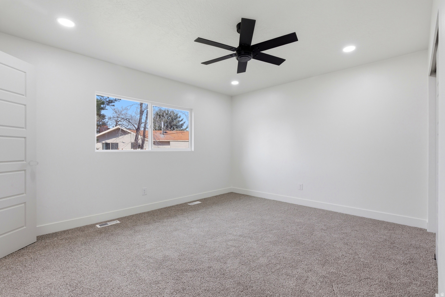 1469 E WINTERWOOD CIR S, Sandy, UT, 84092