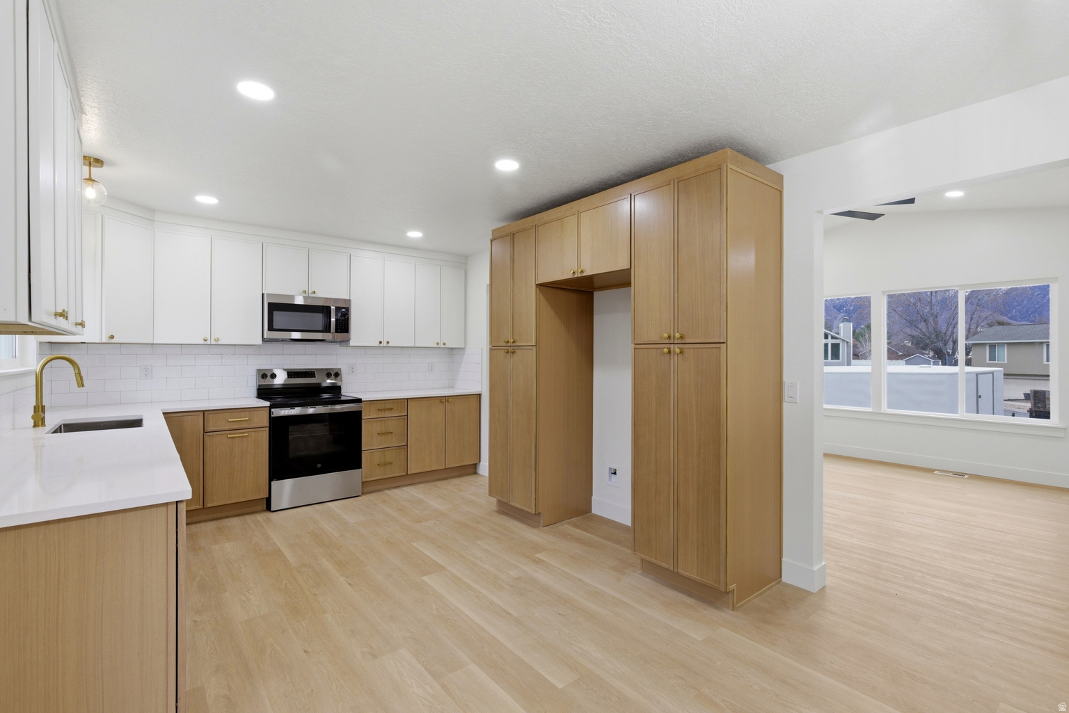 1469 E WINTERWOOD CIR S, Sandy, UT, 84092