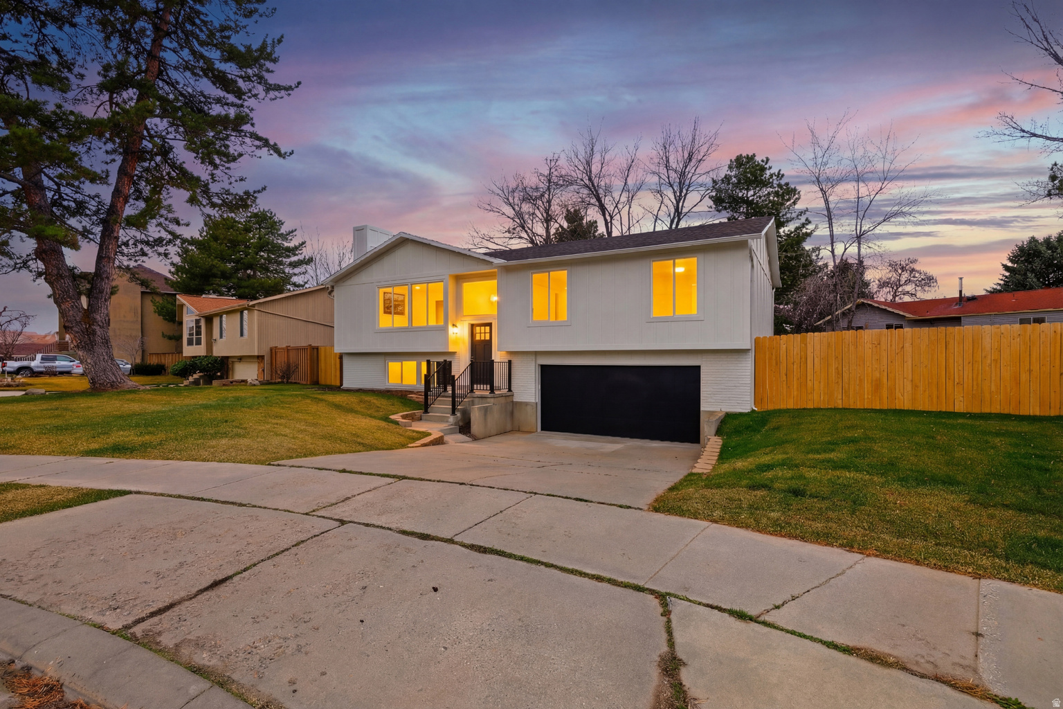 1469 E WINTERWOOD CIR S, Sandy, UT, 84092