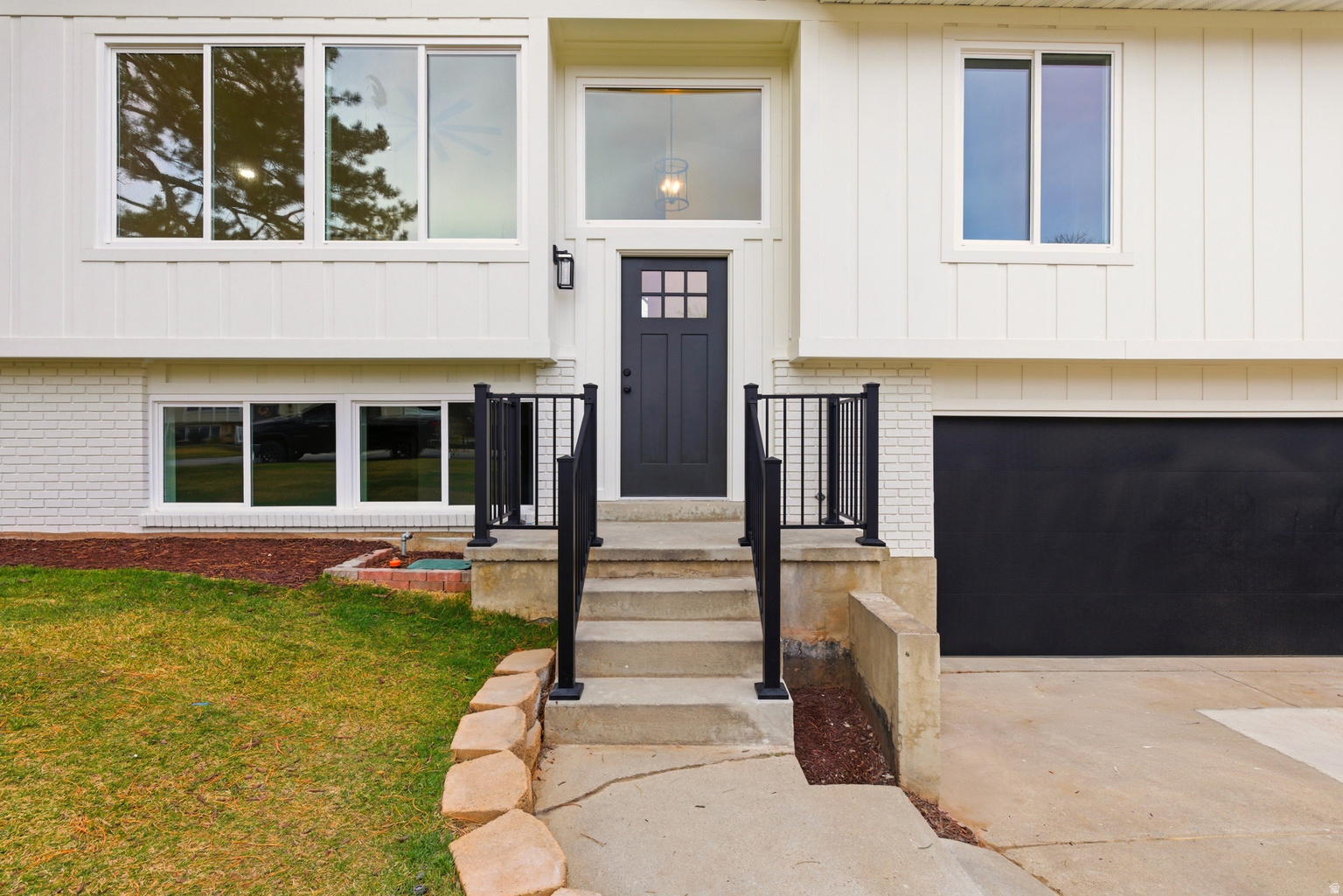 1469 E WINTERWOOD CIR S, Sandy, UT, 84092