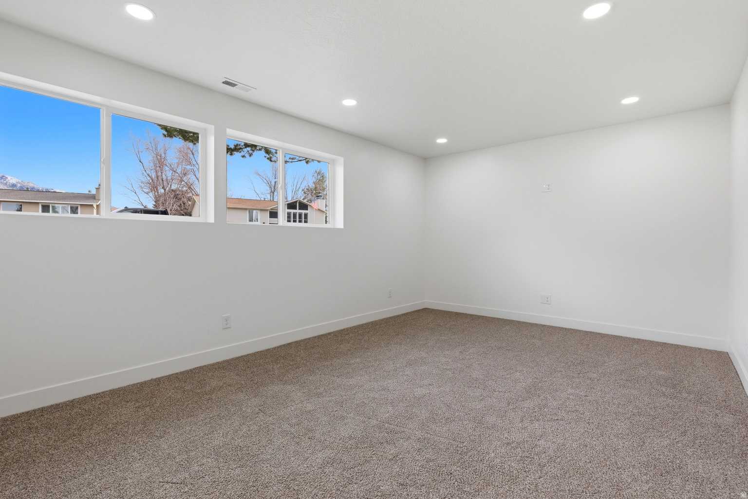 1469 E WINTERWOOD CIR S, Sandy, UT, 84092